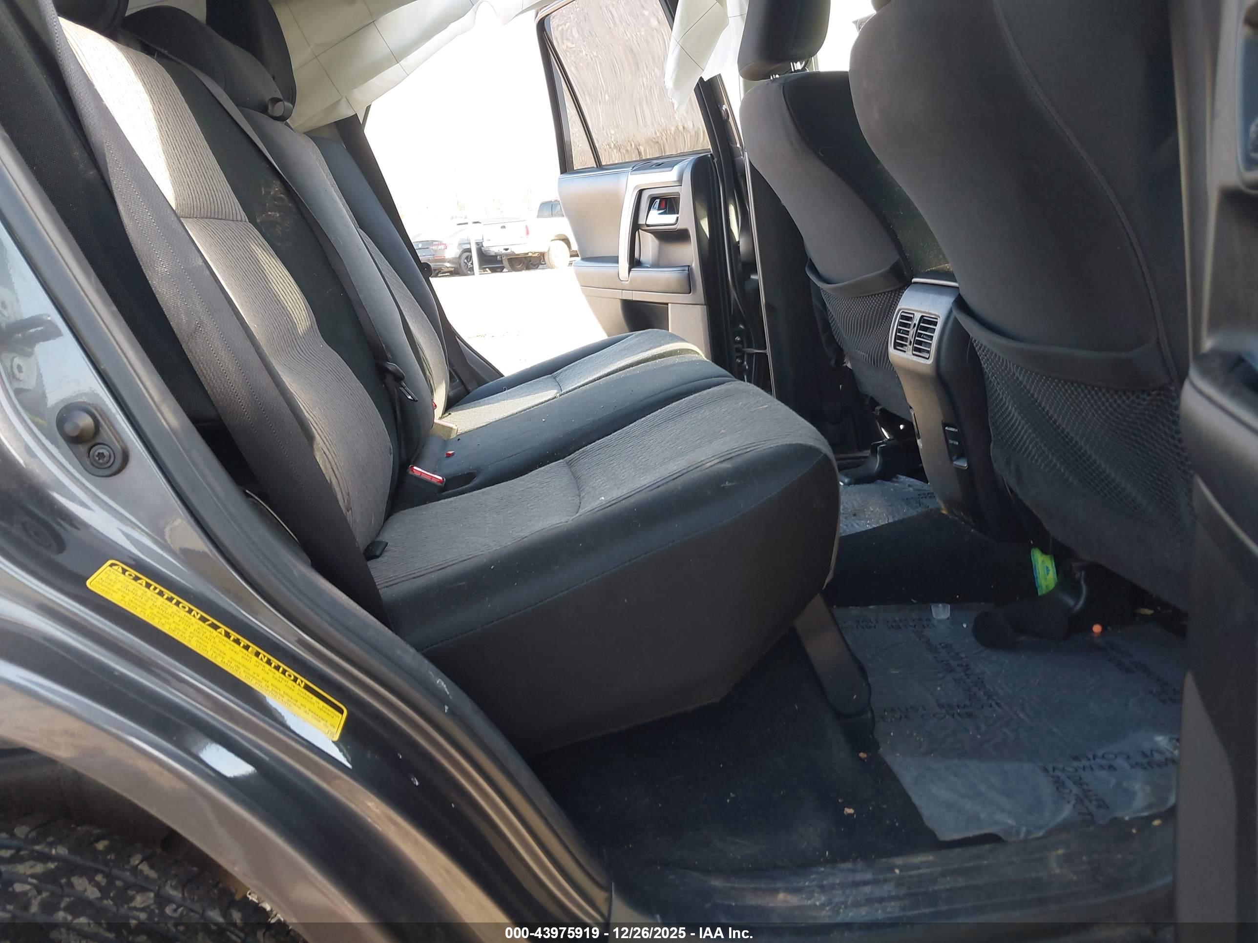 TOYOTA 4RUNNER image 8