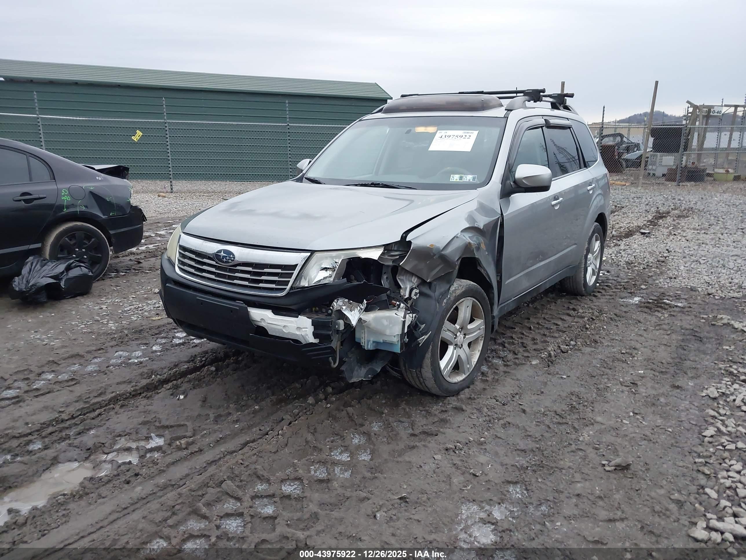 SUBARU FORESTER image 2