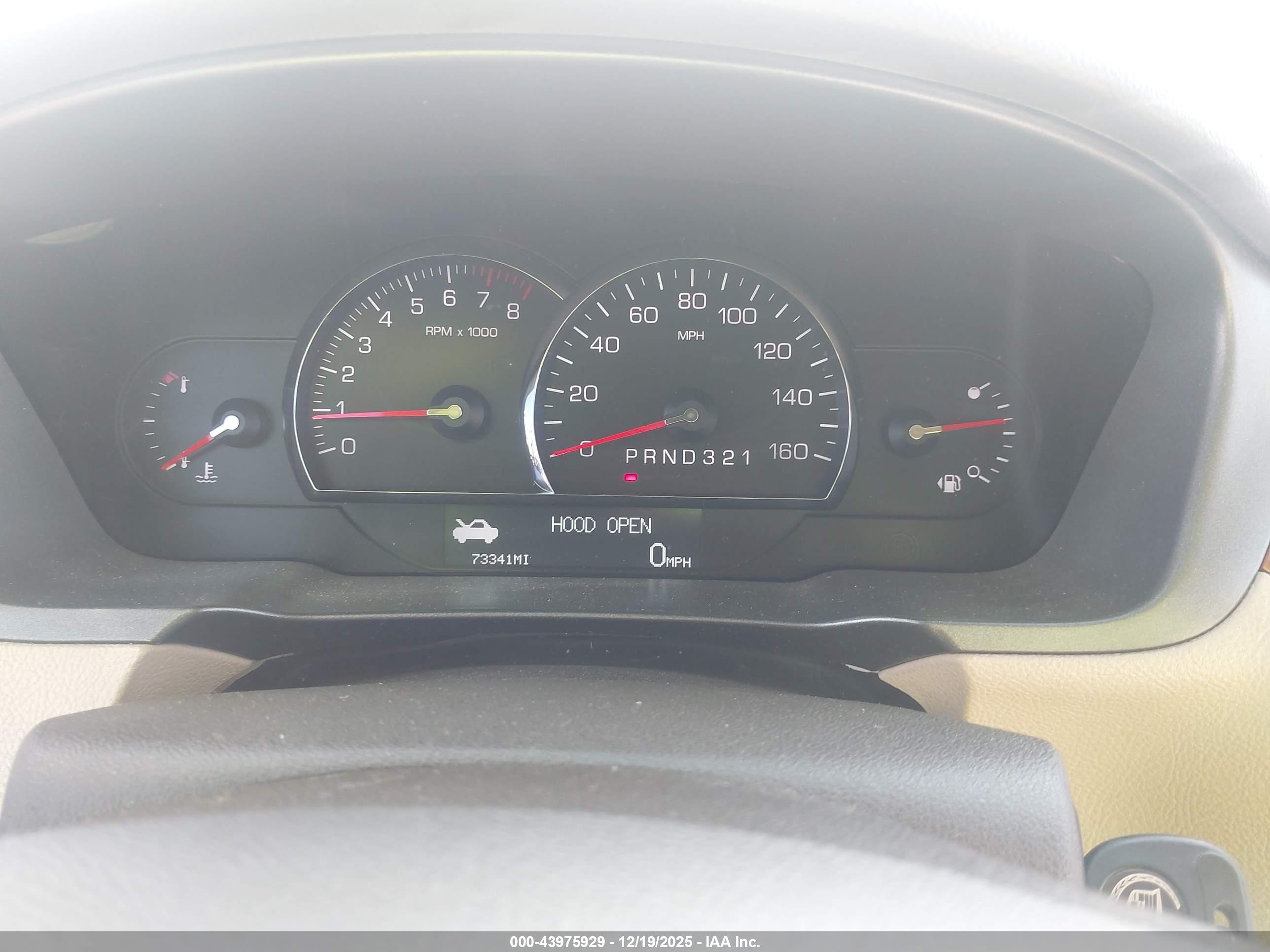 CADILLAC DTS image 7