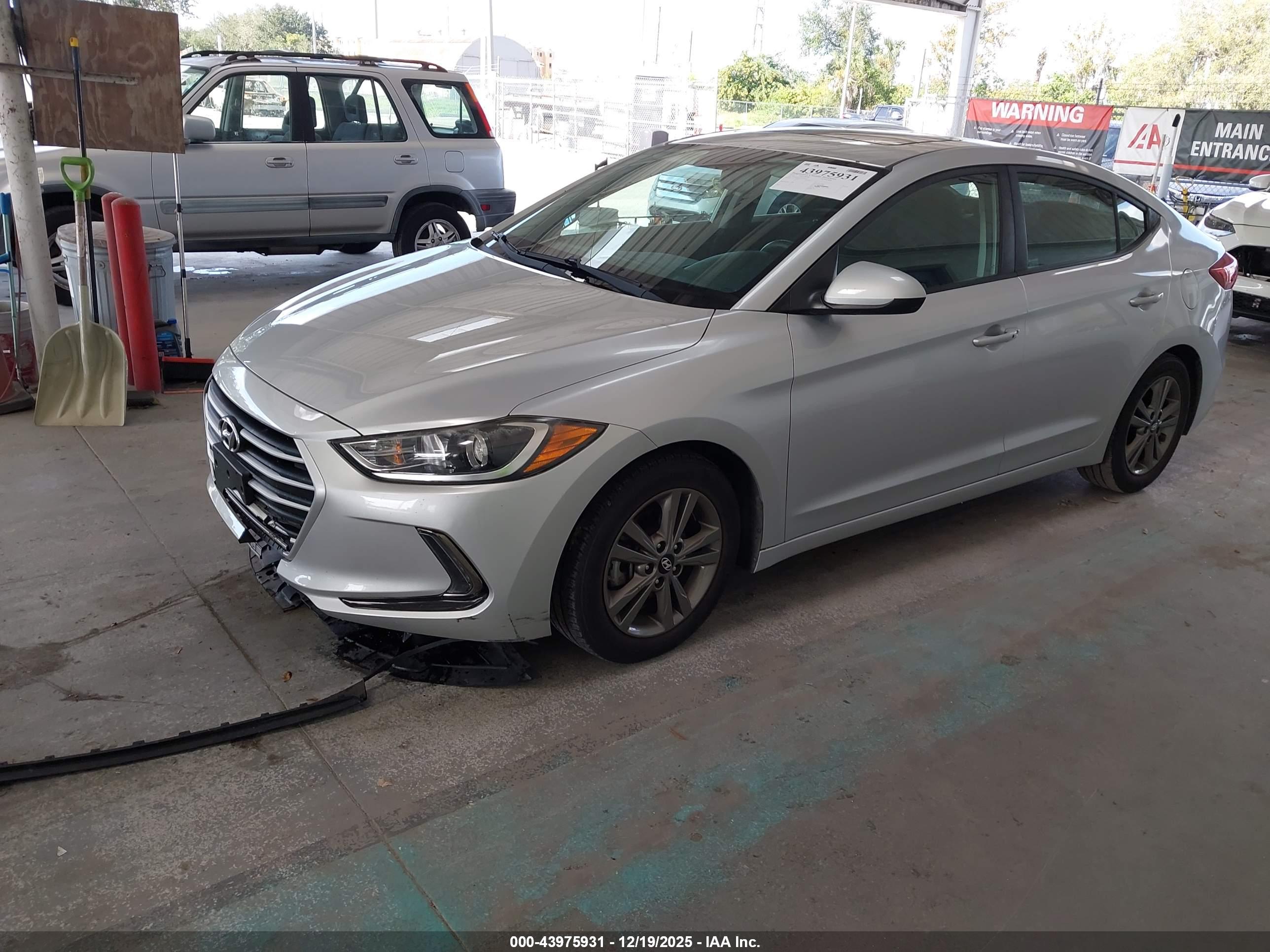 HYUNDAI ELANTRA image 2