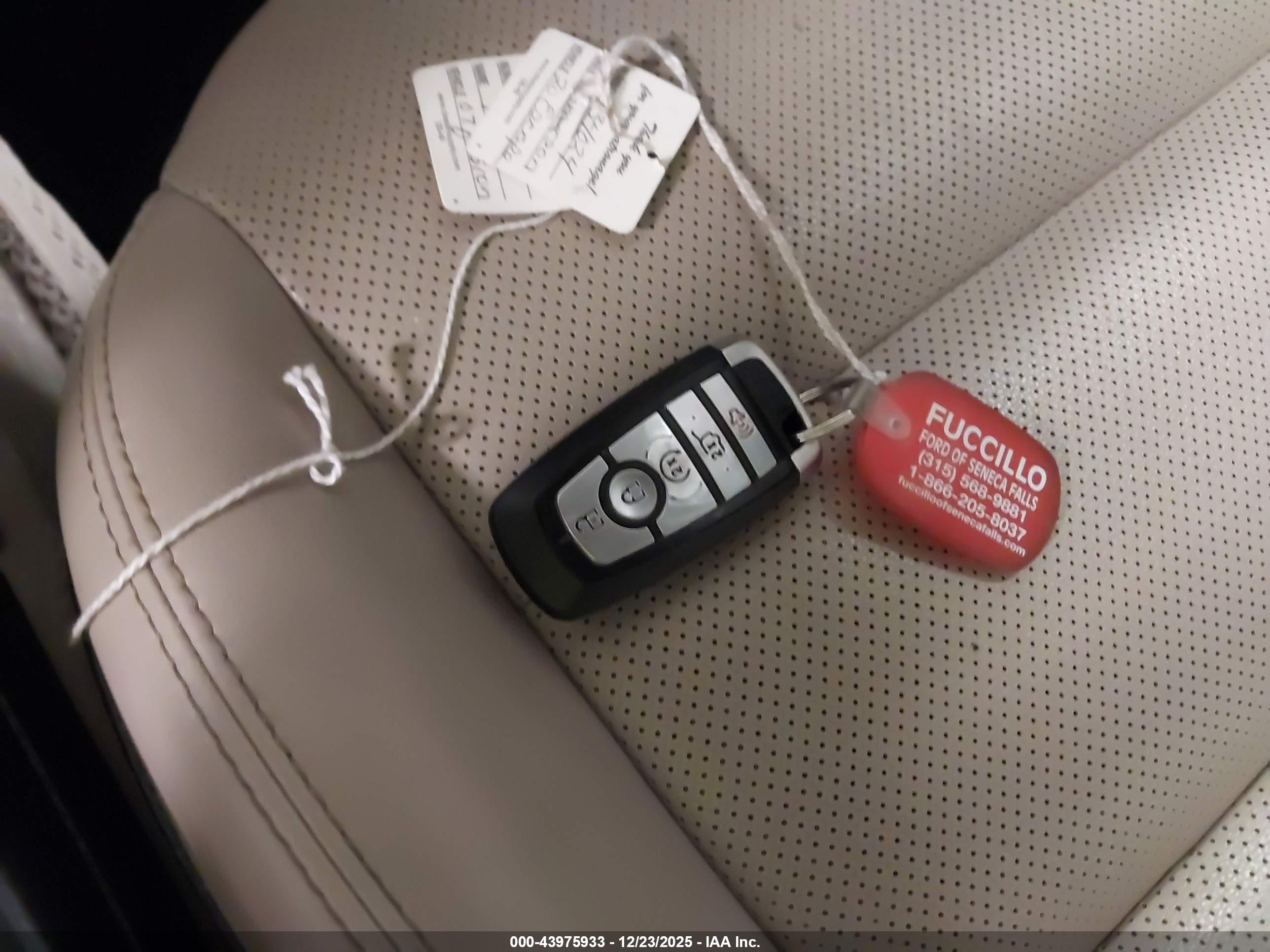FORD ESCAPE image 11