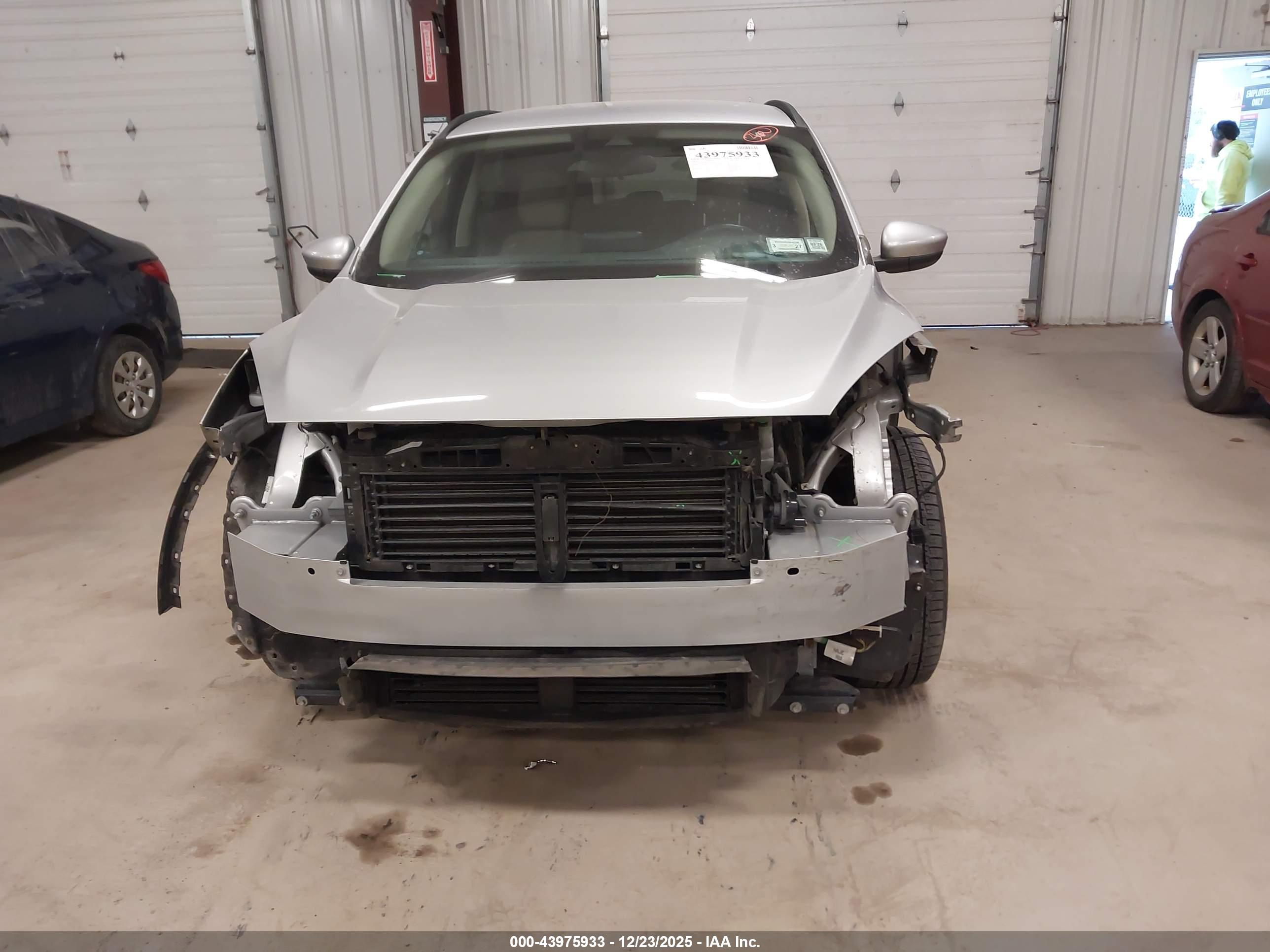 FORD ESCAPE image 6