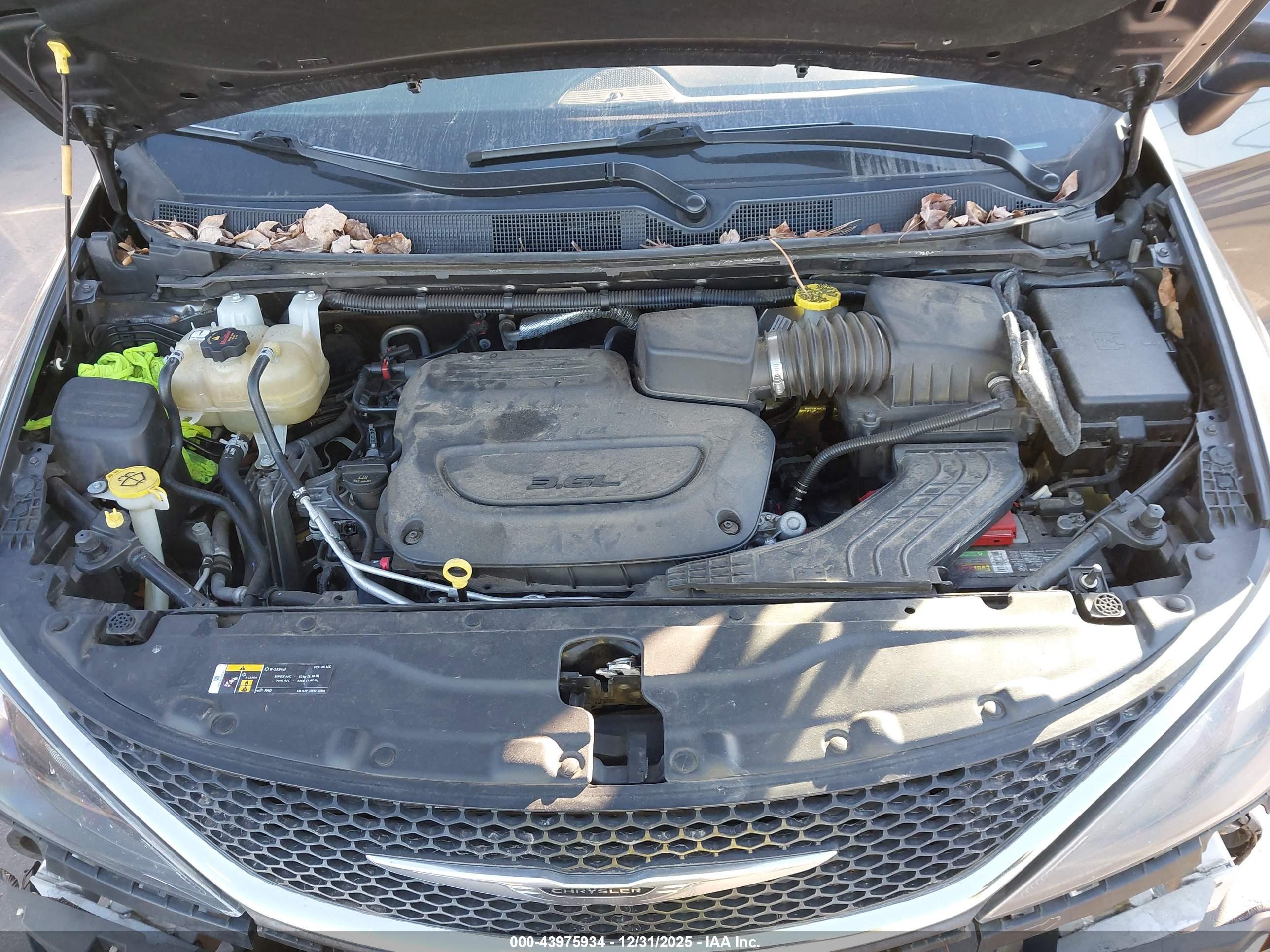 CHRYSLER VOYAGER image 10