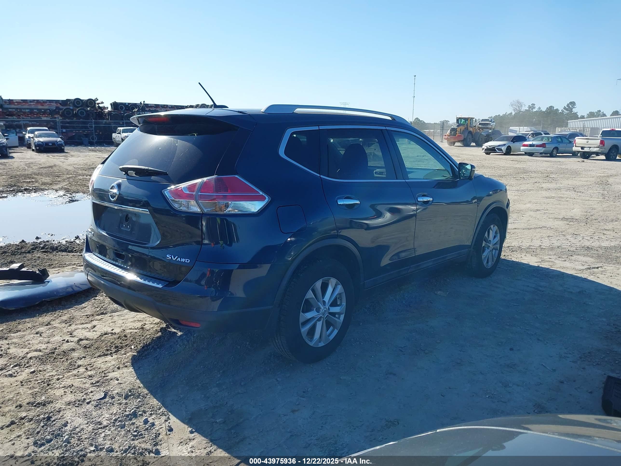 NISSAN ROGUE image 4