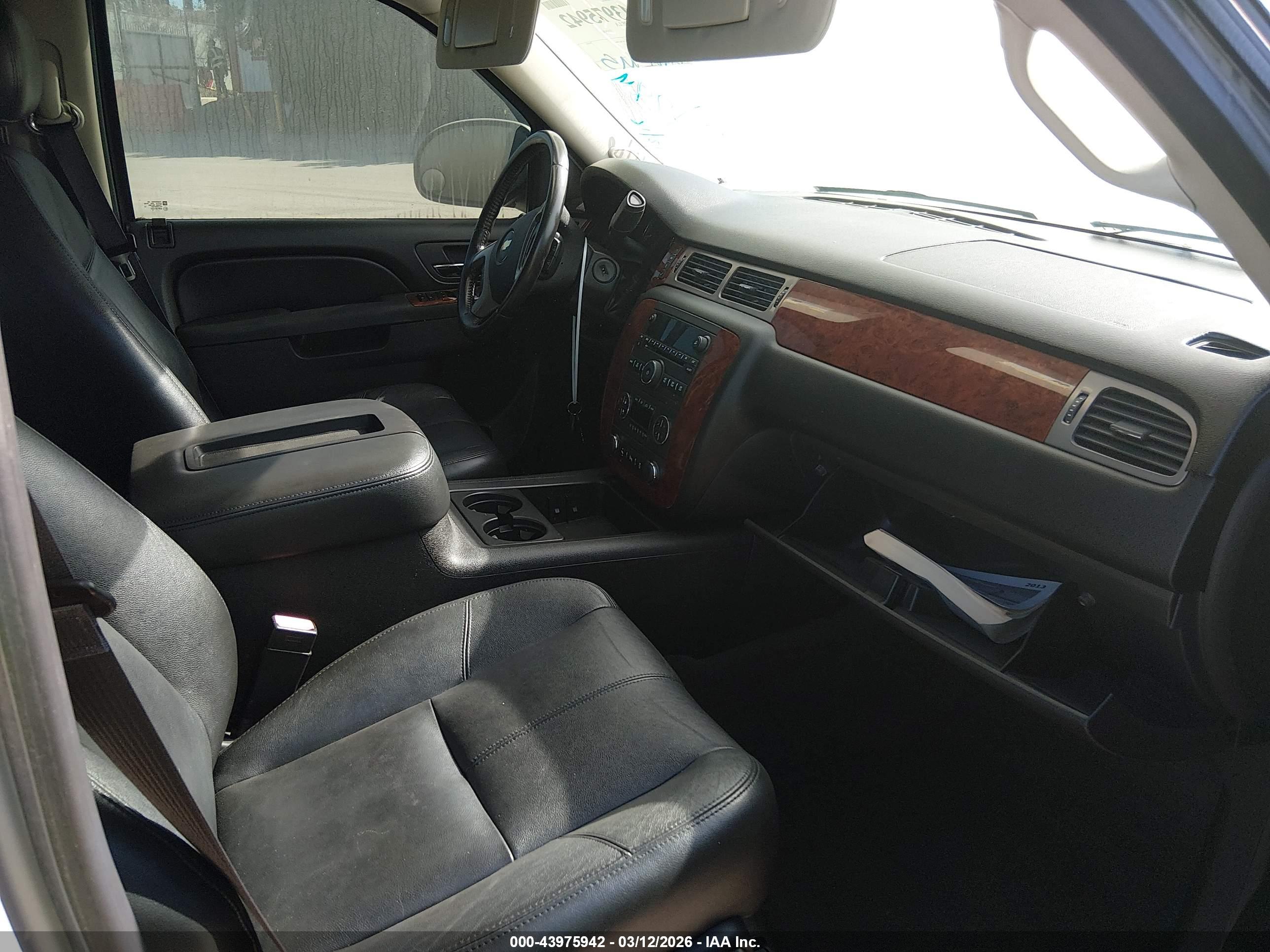 CHEVROLET TAHOE image 5