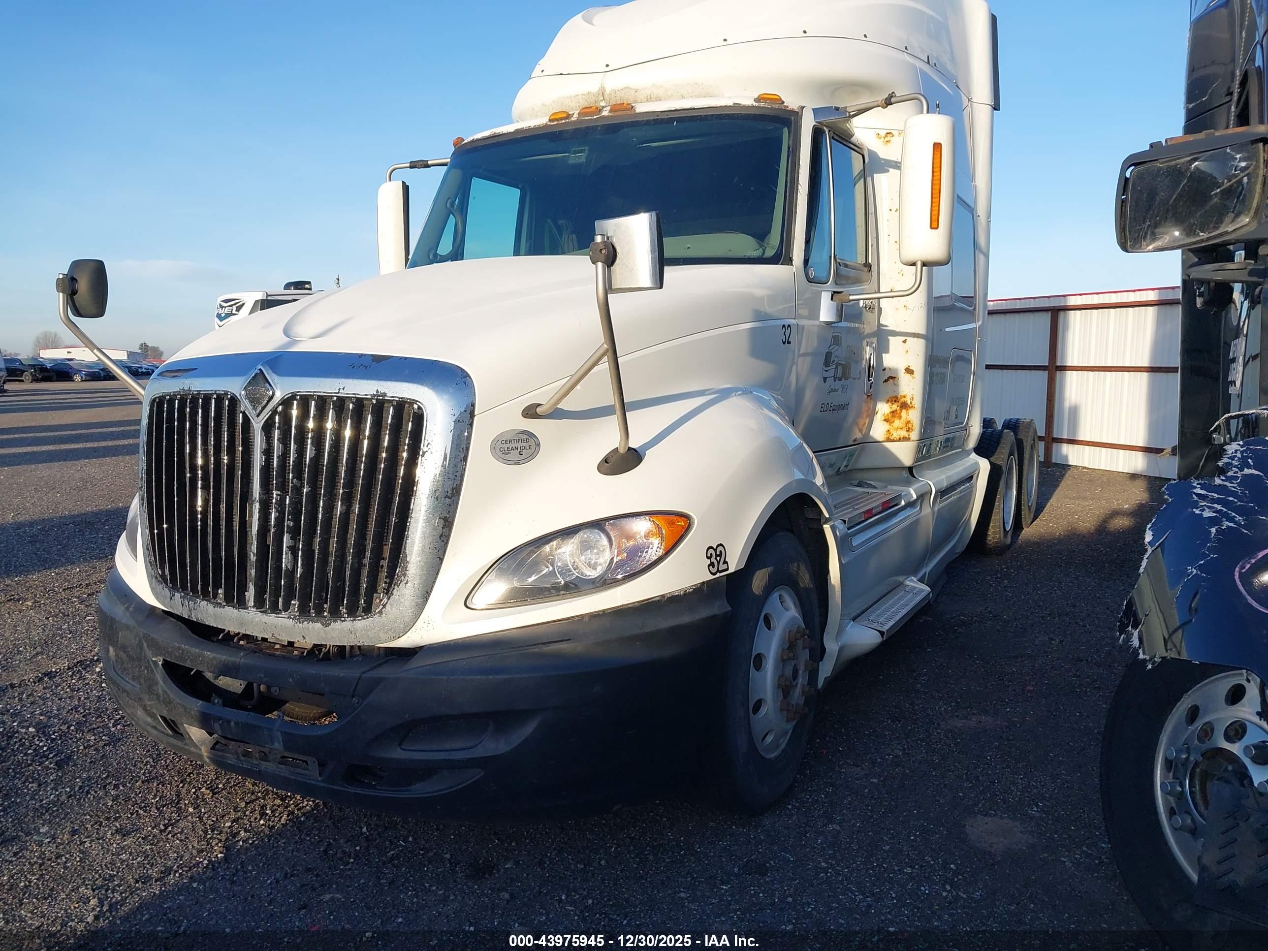 INTERNATIONAL PROSTAR image 2
