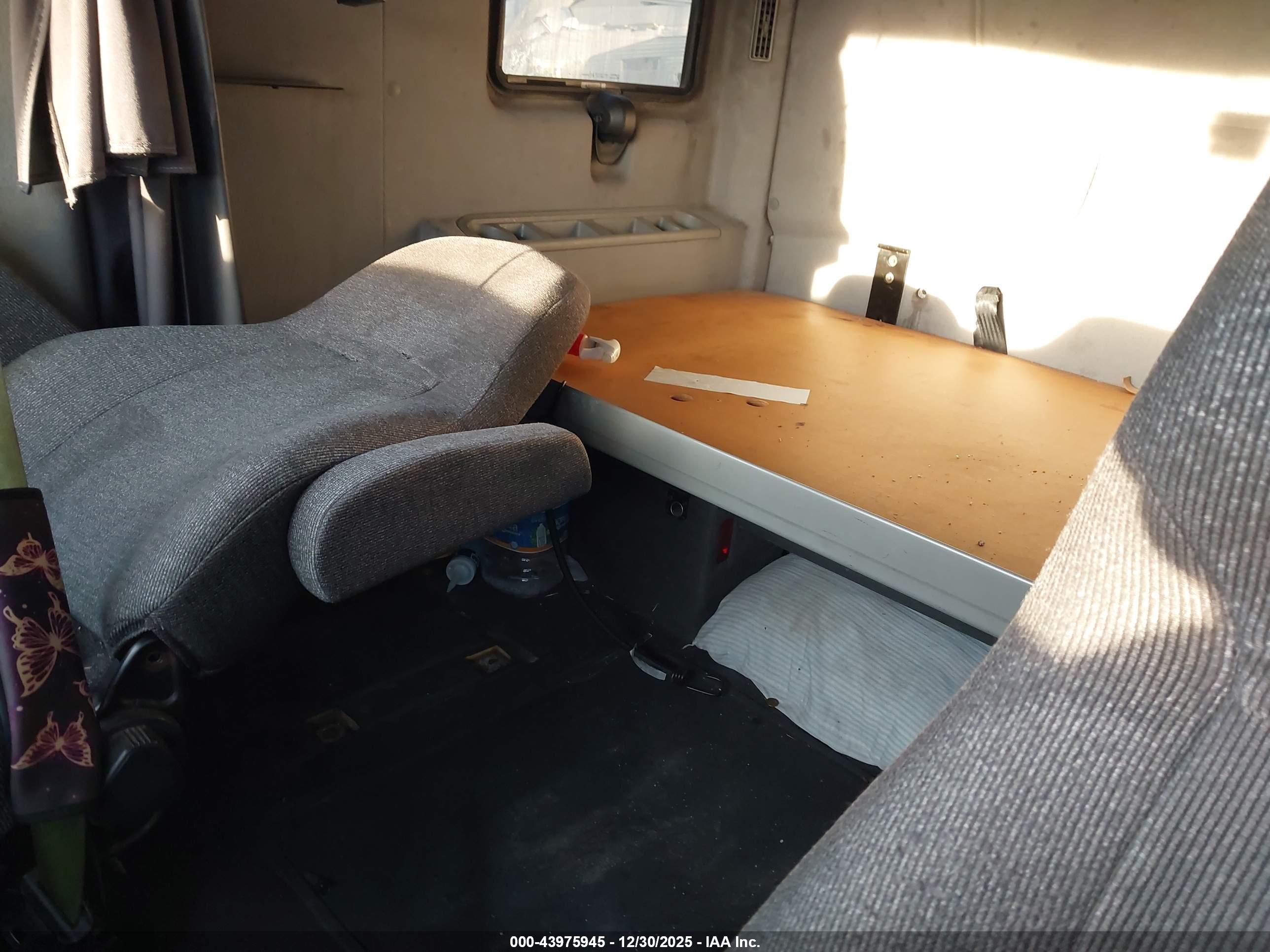 INTERNATIONAL PROSTAR image 7