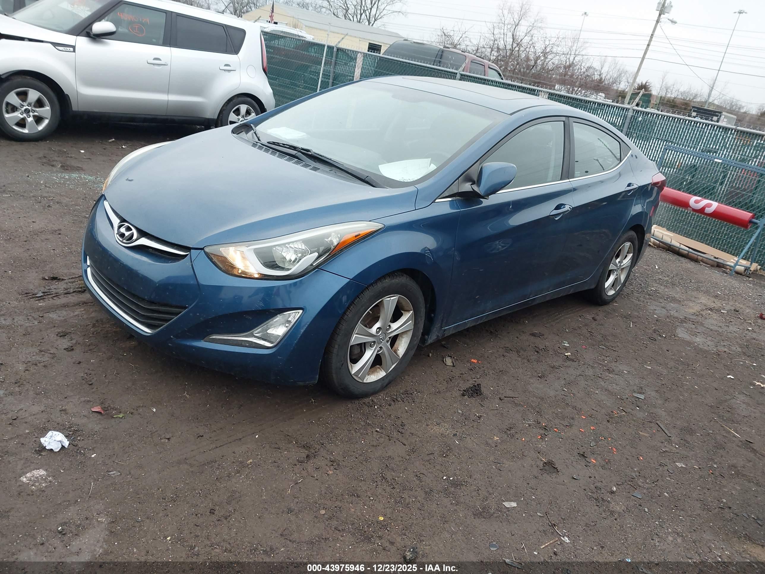 HYUNDAI ELANTRA image 2
