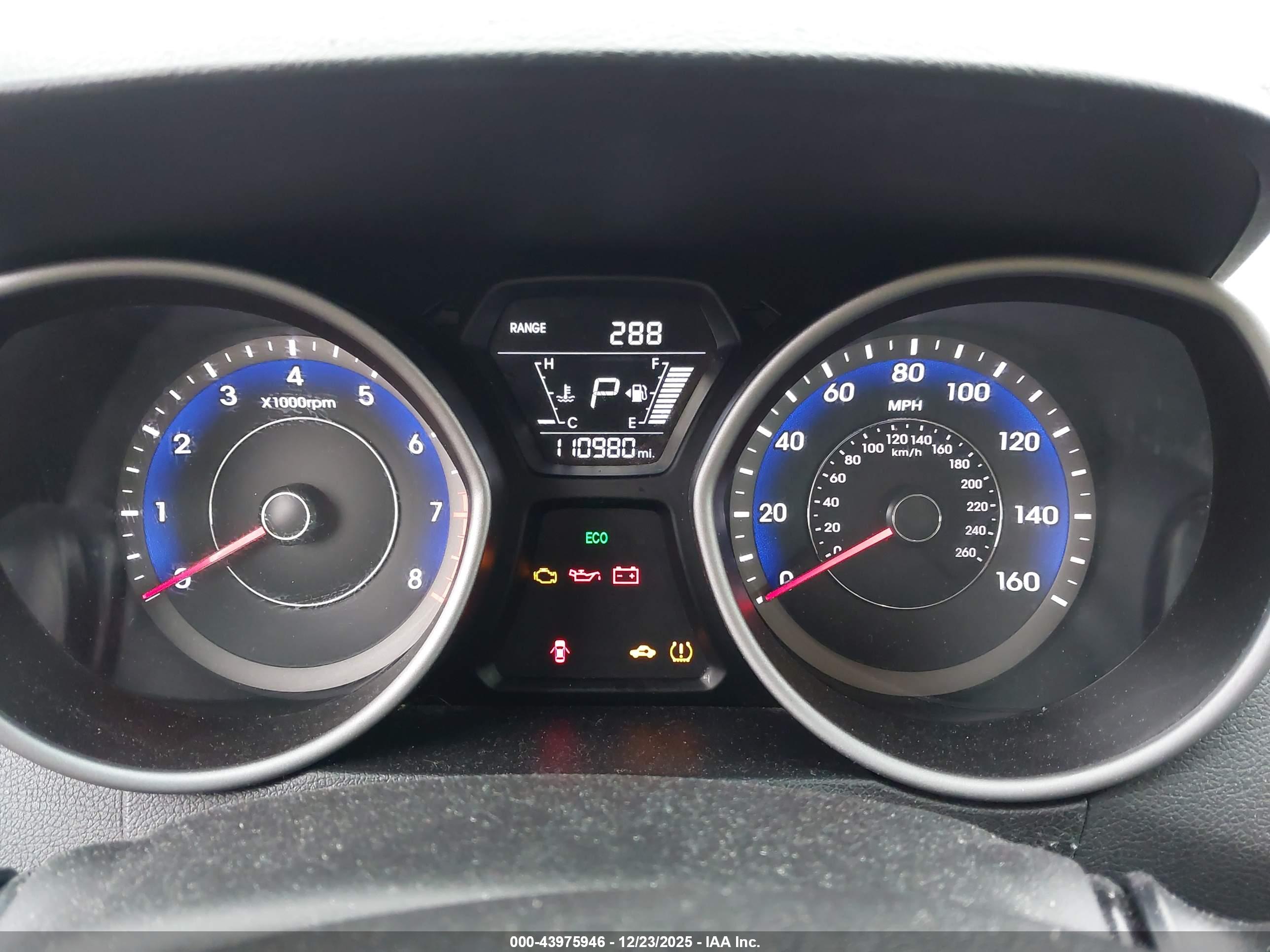 HYUNDAI ELANTRA image 7