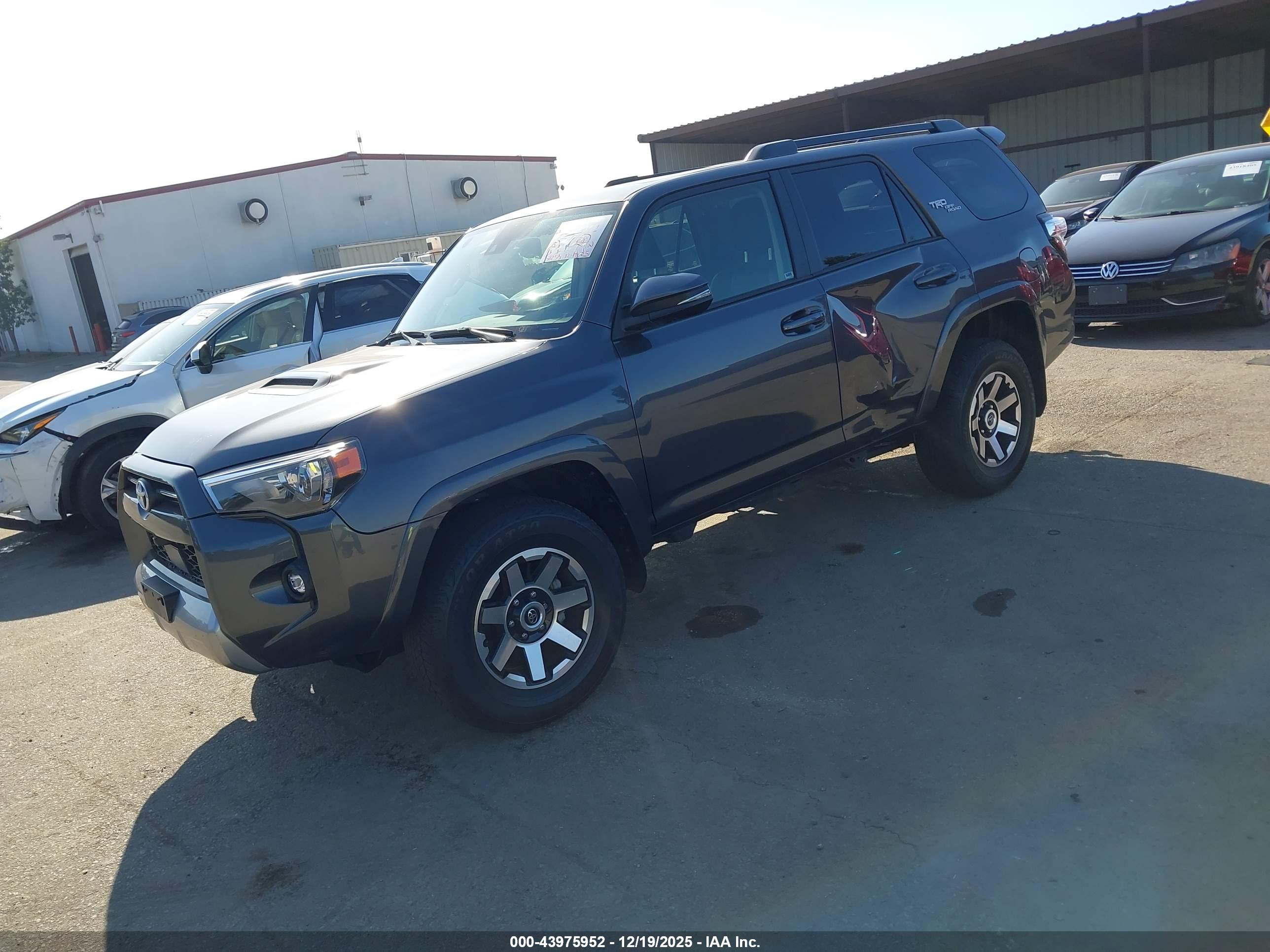 TOYOTA 4RUNNER image 2