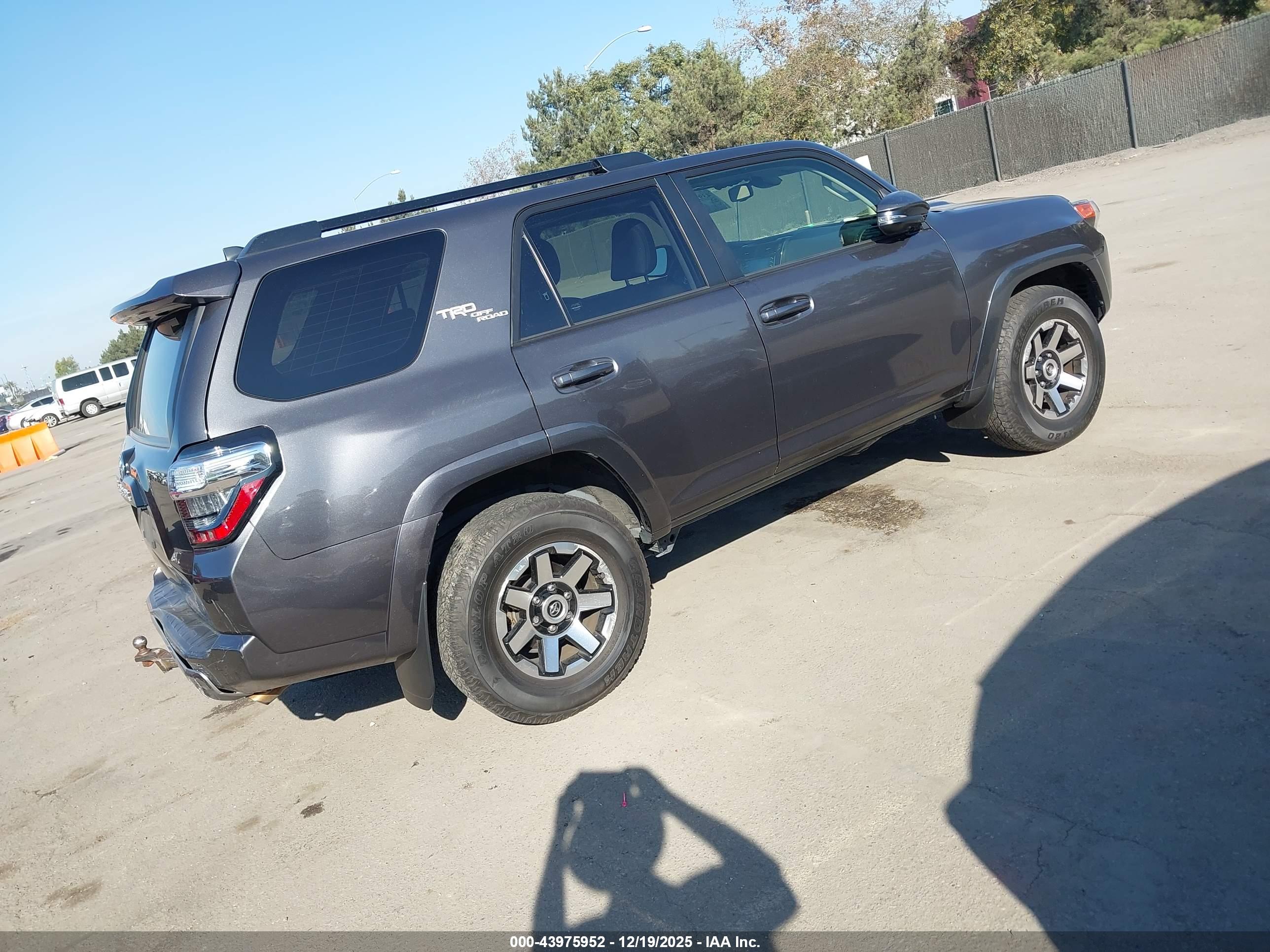 TOYOTA 4RUNNER image 4