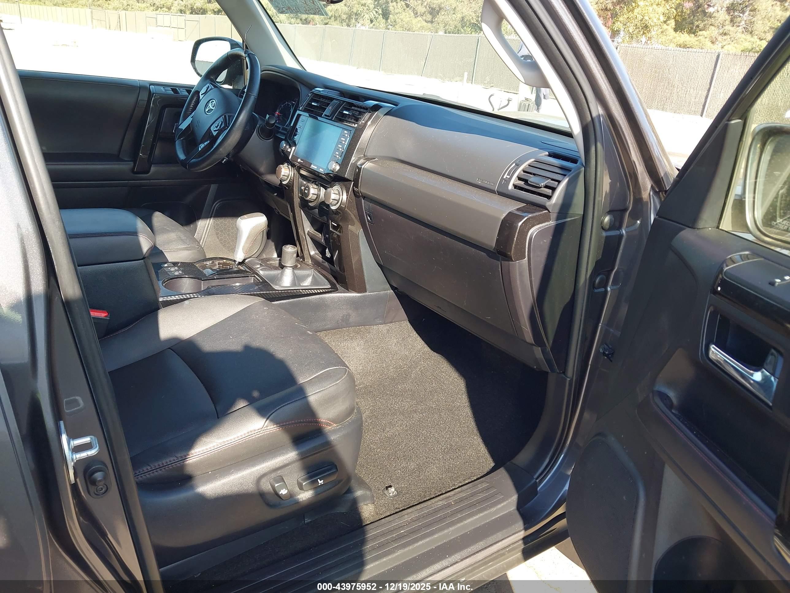 TOYOTA 4RUNNER image 5