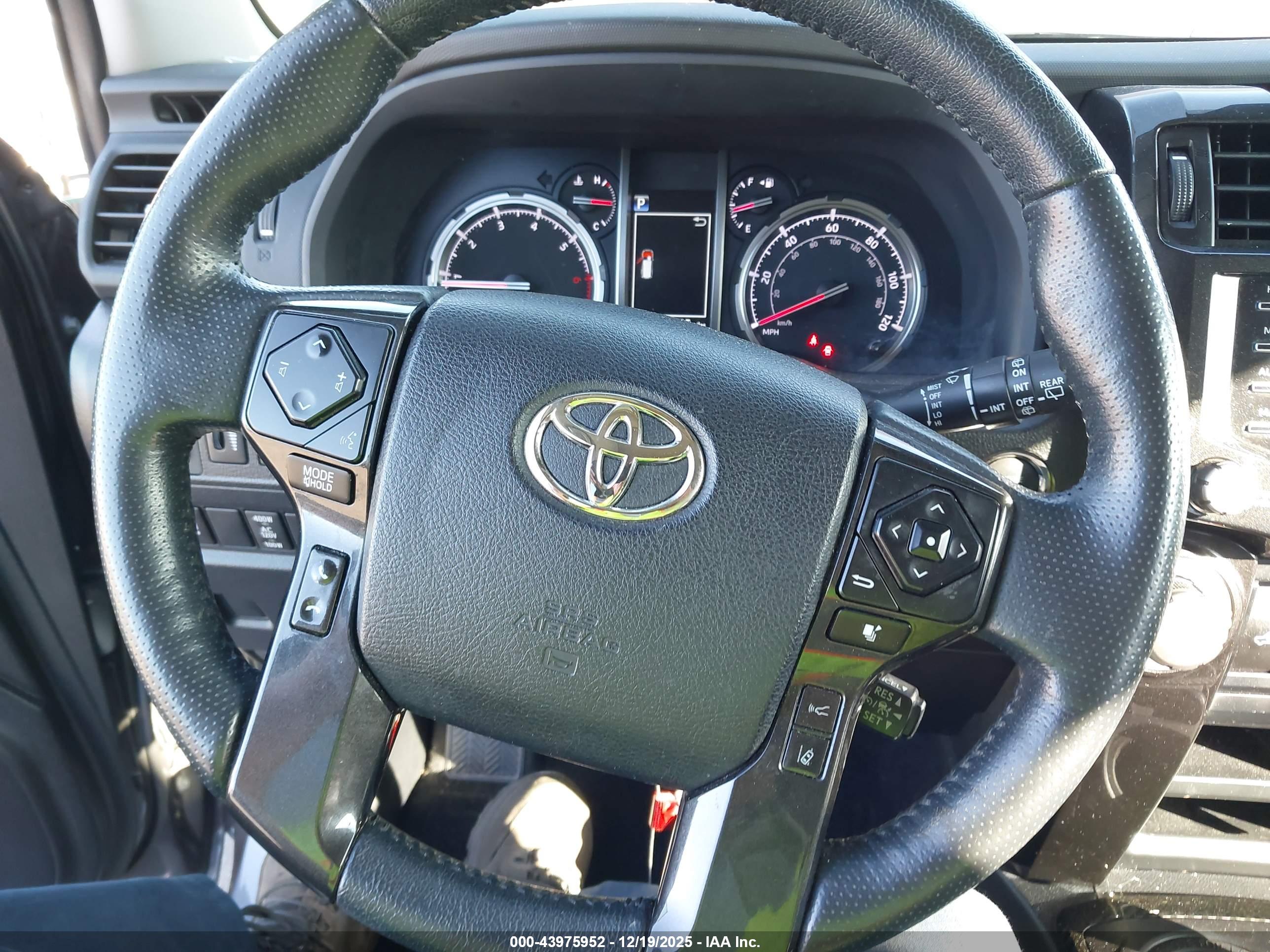 TOYOTA 4RUNNER image 7