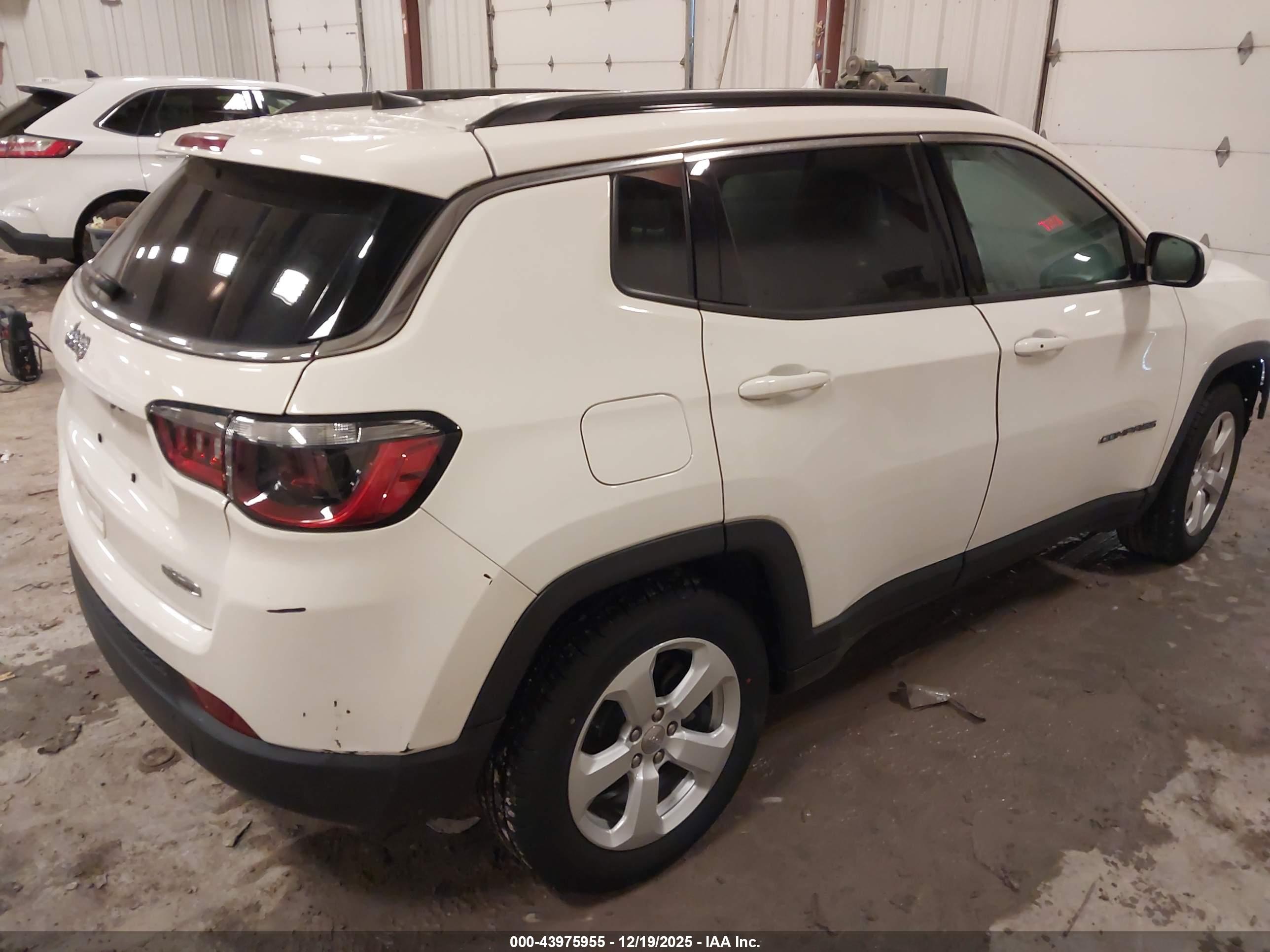 JEEP COMPASS image 4