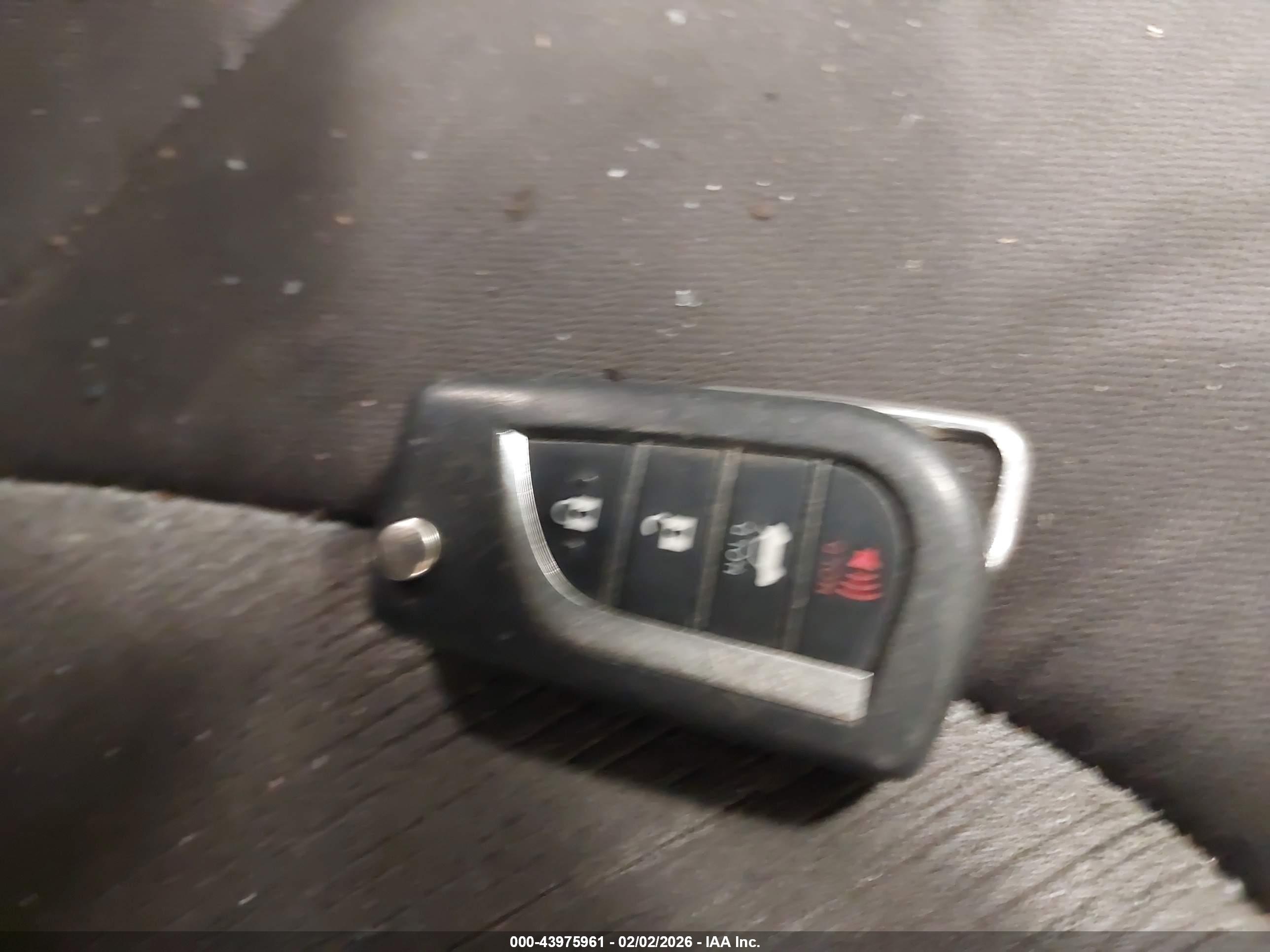 TOYOTA CAMRY image 11
