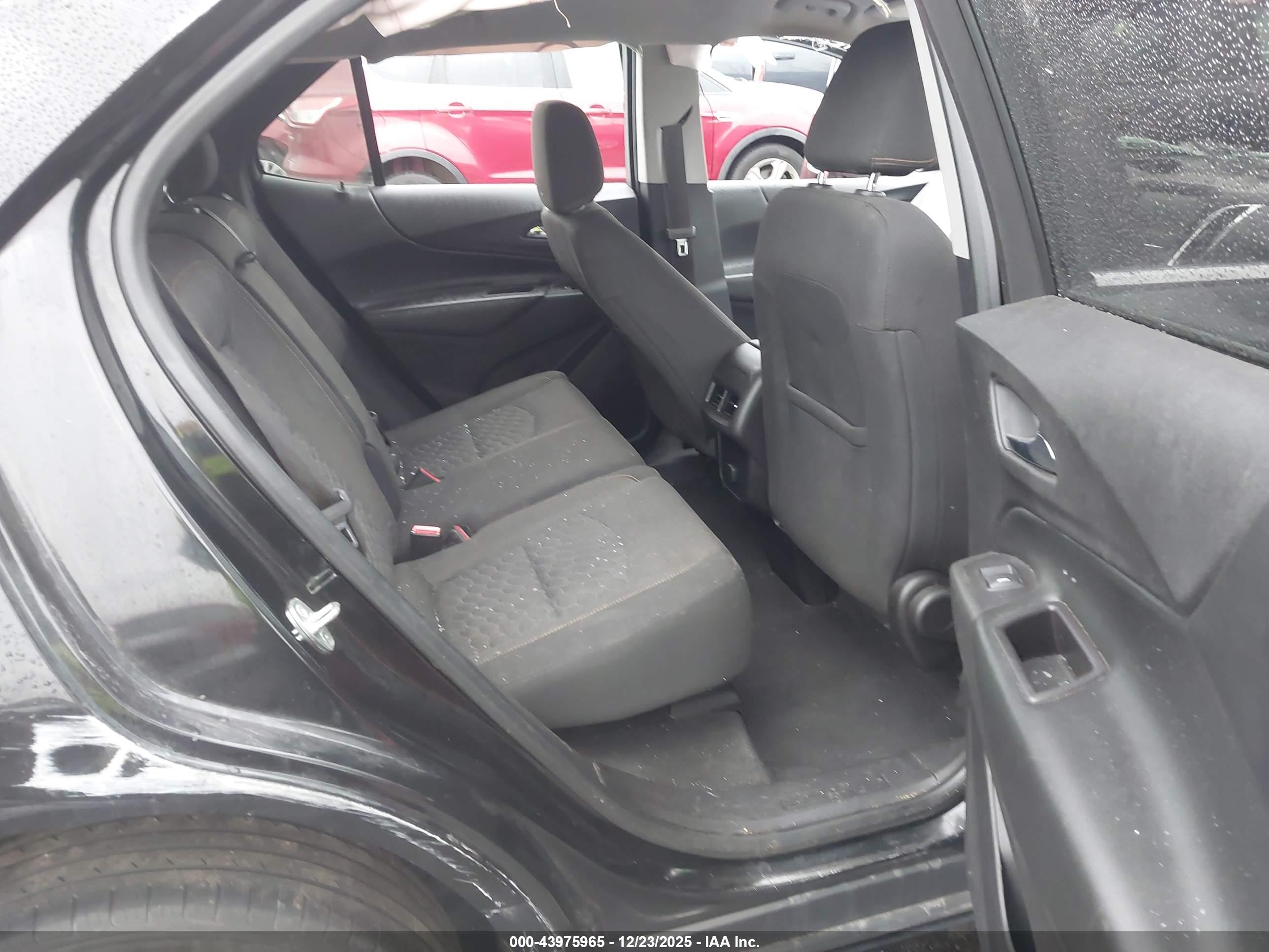 CHEVROLET EQUINOX image 8