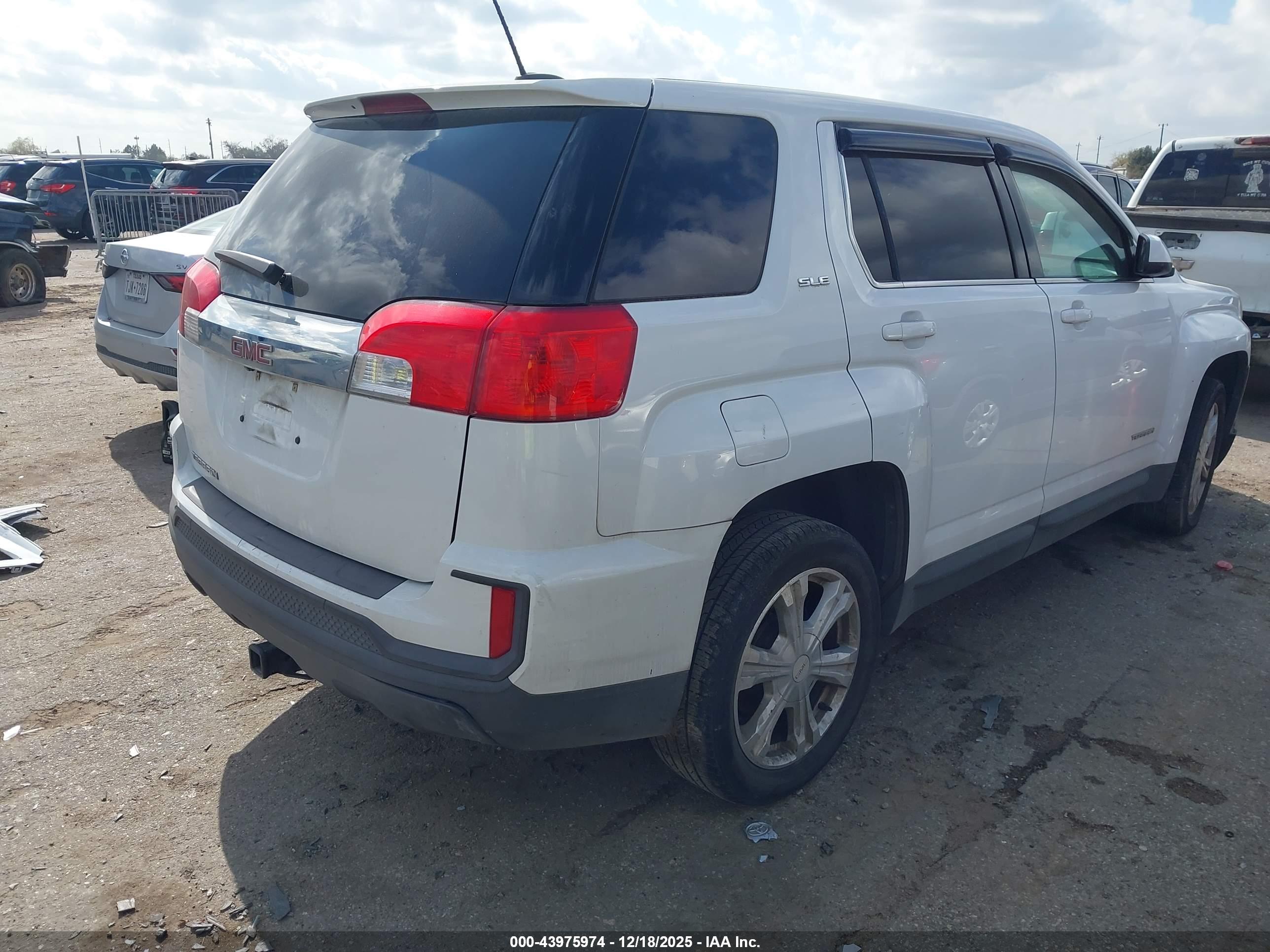 GMC TERRAIN image 4