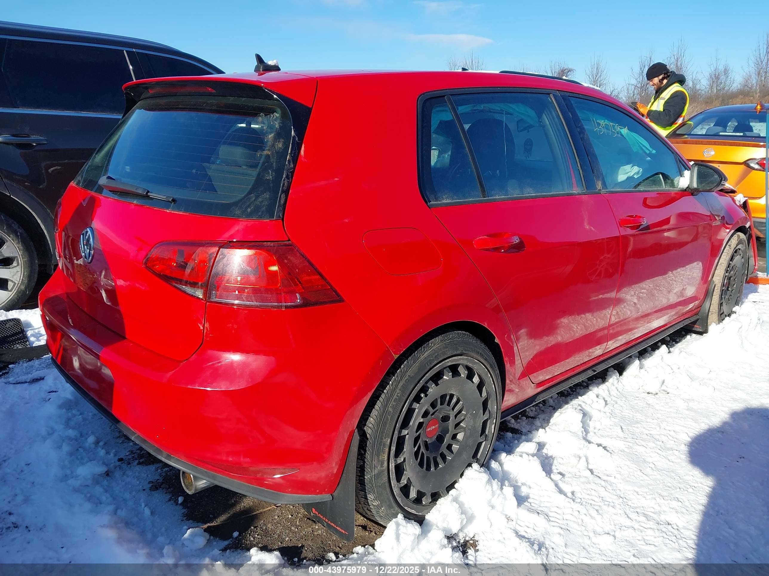 VOLKSWAGEN GOLF image 4
