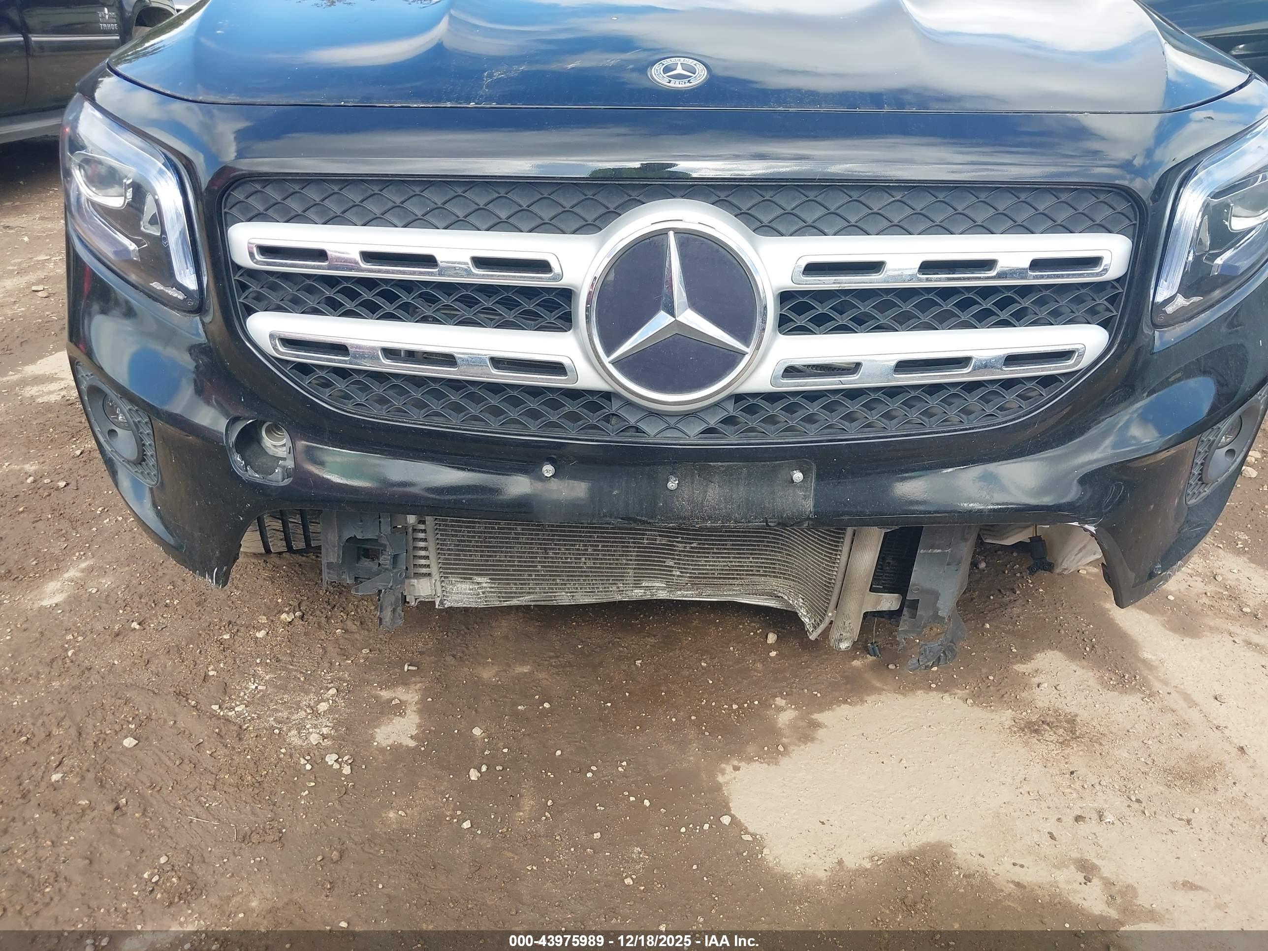 MERCEDES-BENZ GLB image 6