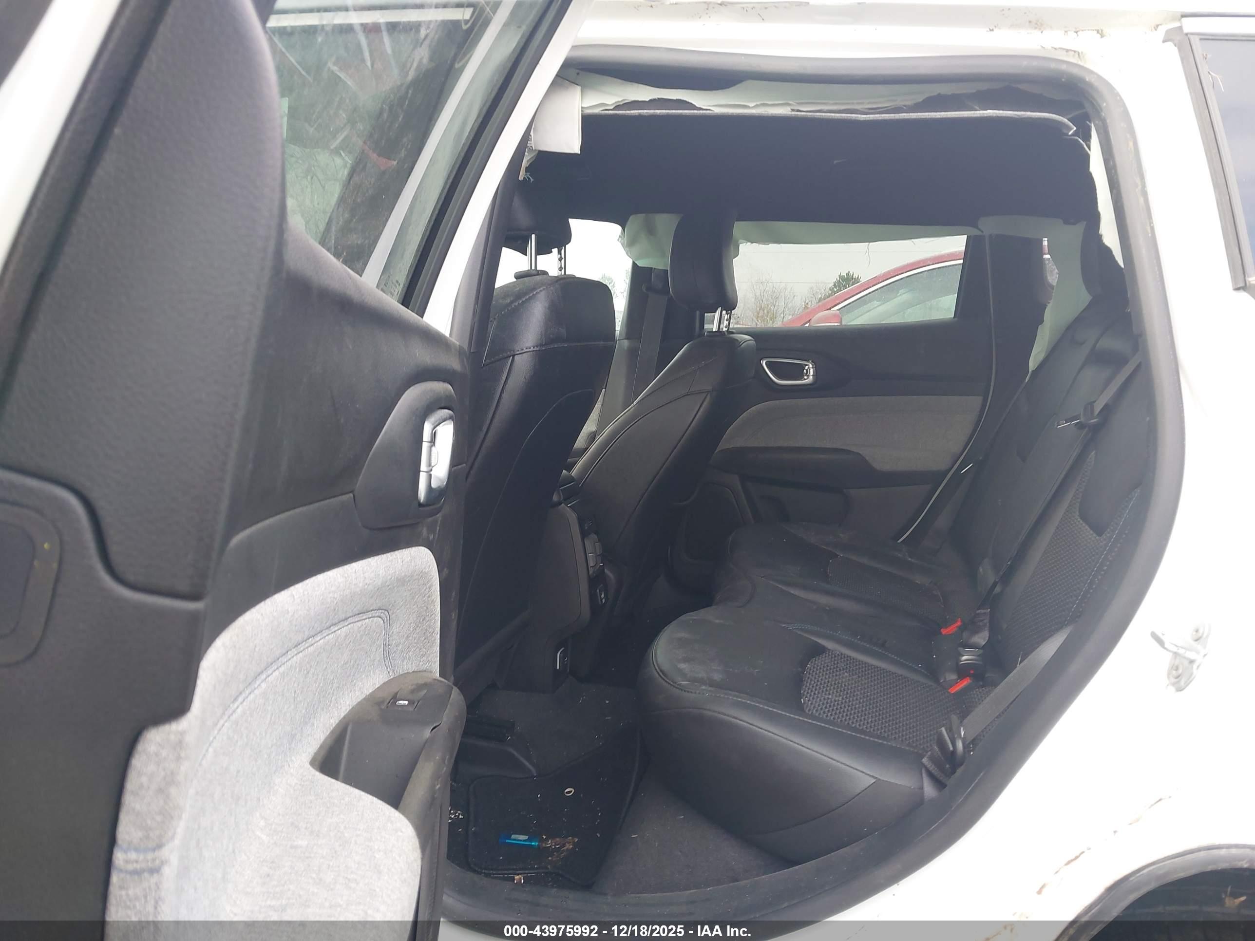 JEEP COMPASS image 8