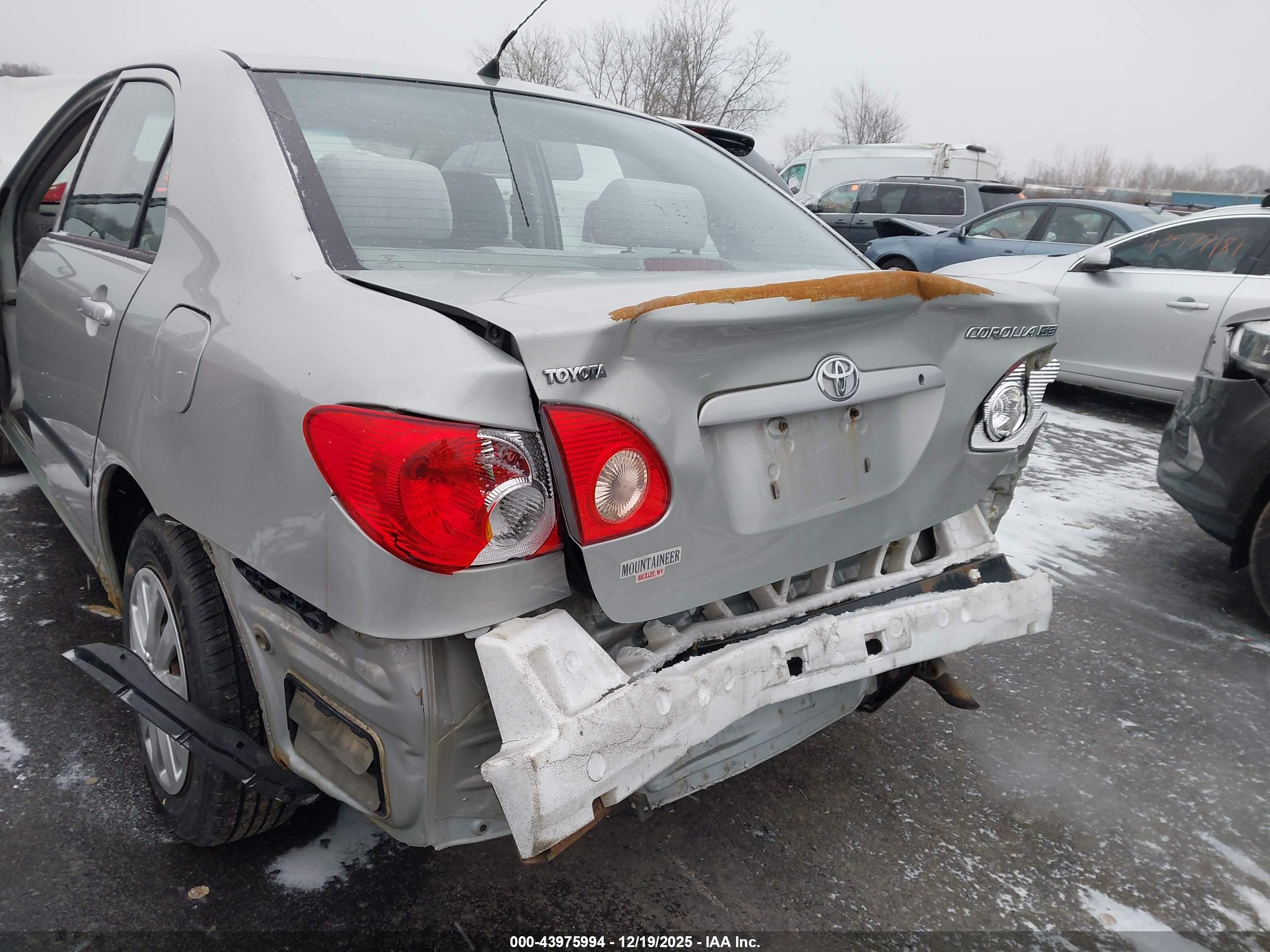 TOYOTA COROLLA image 6
