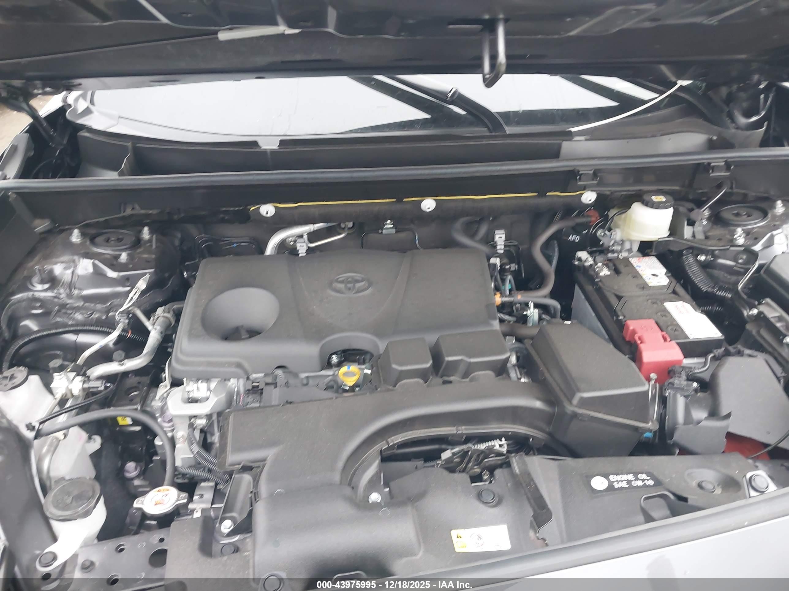 TOYOTA RAV4 image 10