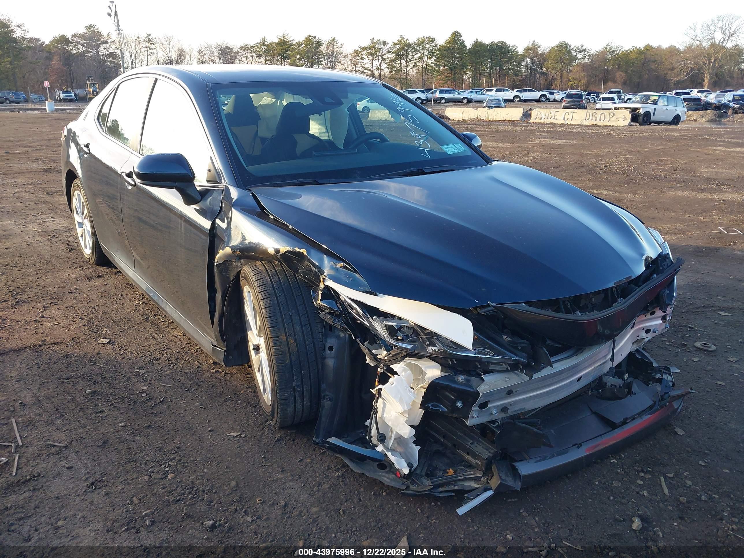 TOYOTA CAMRY image 6