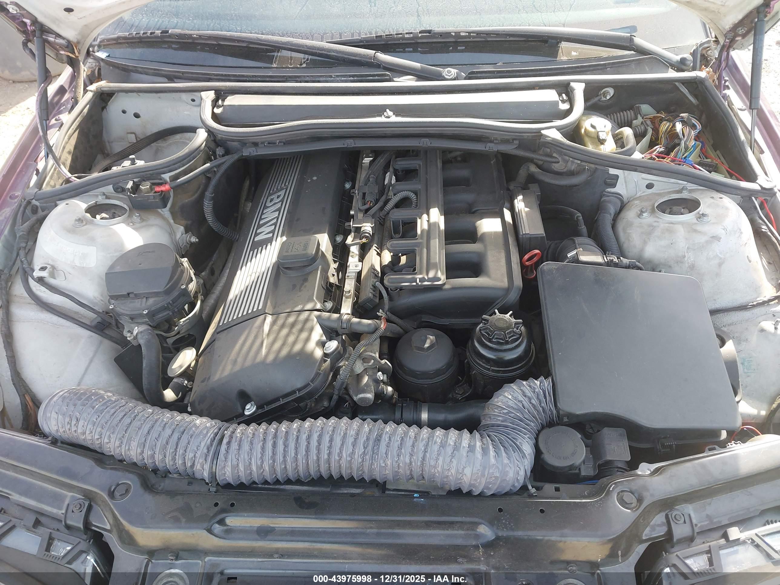 BMW 325I image 10