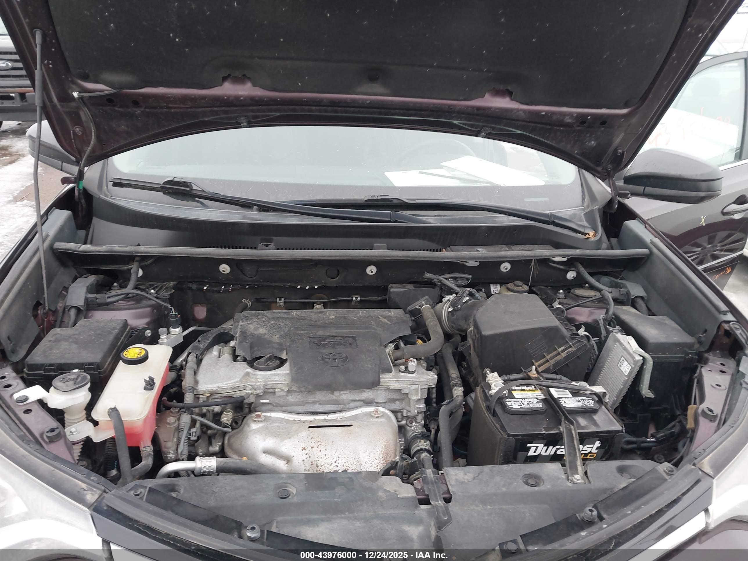 TOYOTA RAV4 image 10