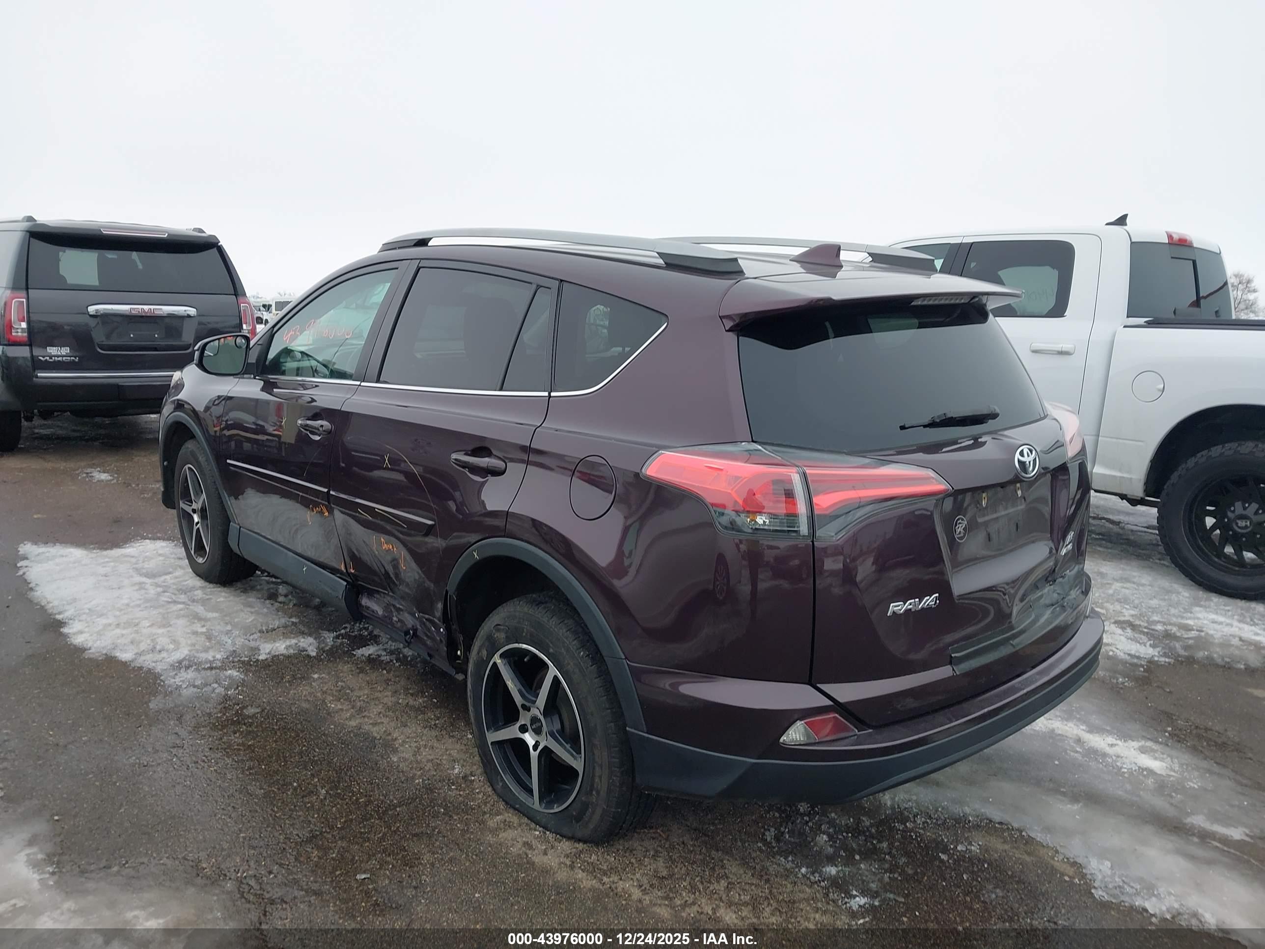 TOYOTA RAV4 image 6