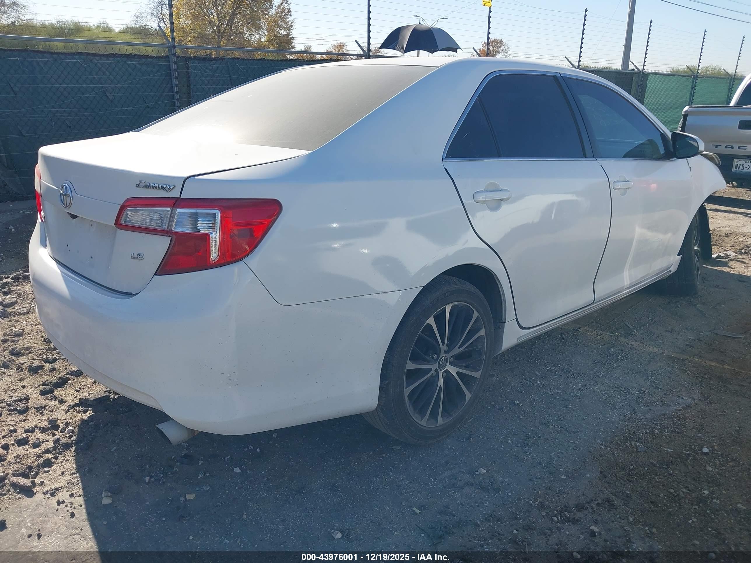 TOYOTA CAMRY image 4