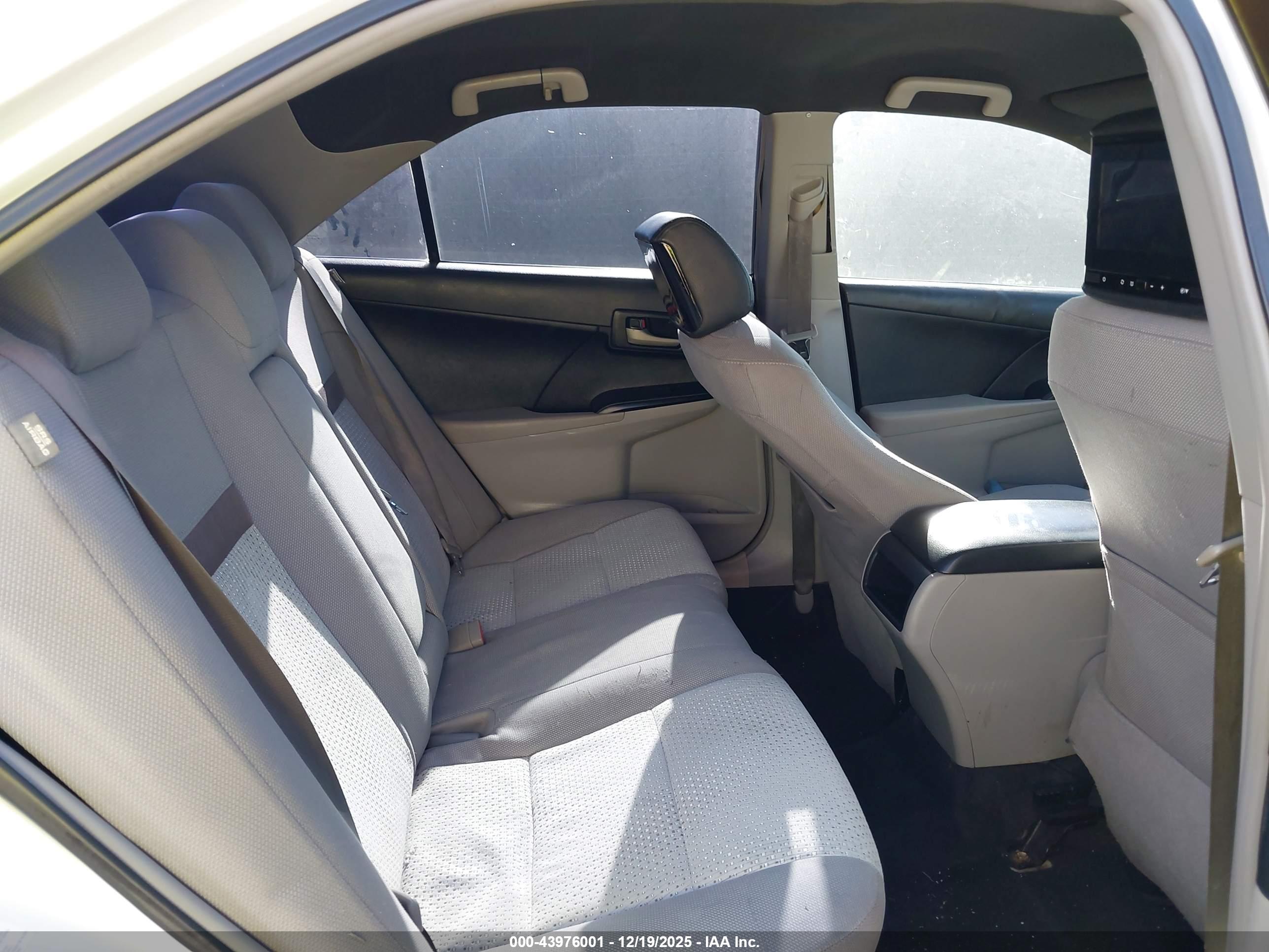 TOYOTA CAMRY image 8