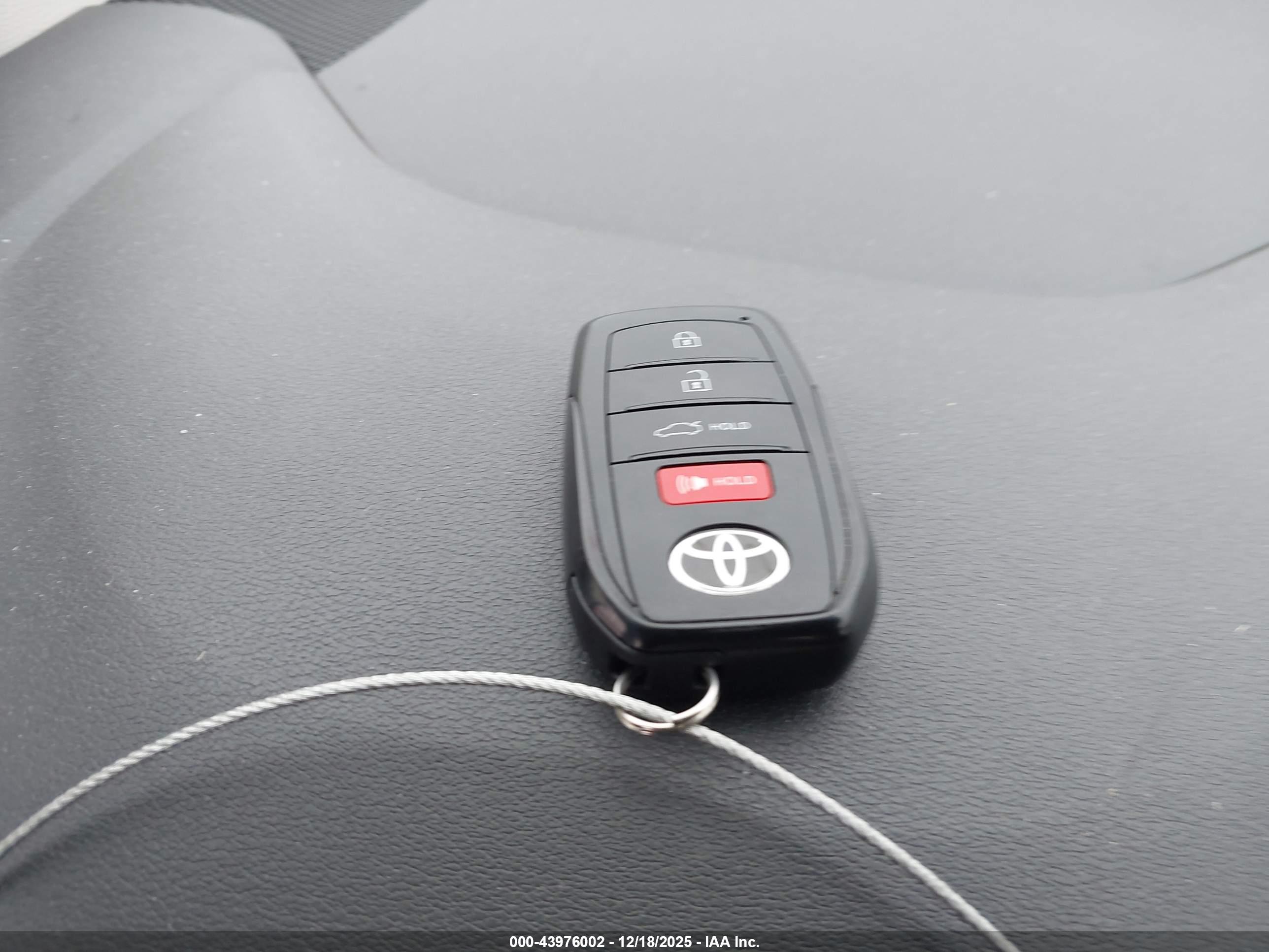TOYOTA COROLLA image 11