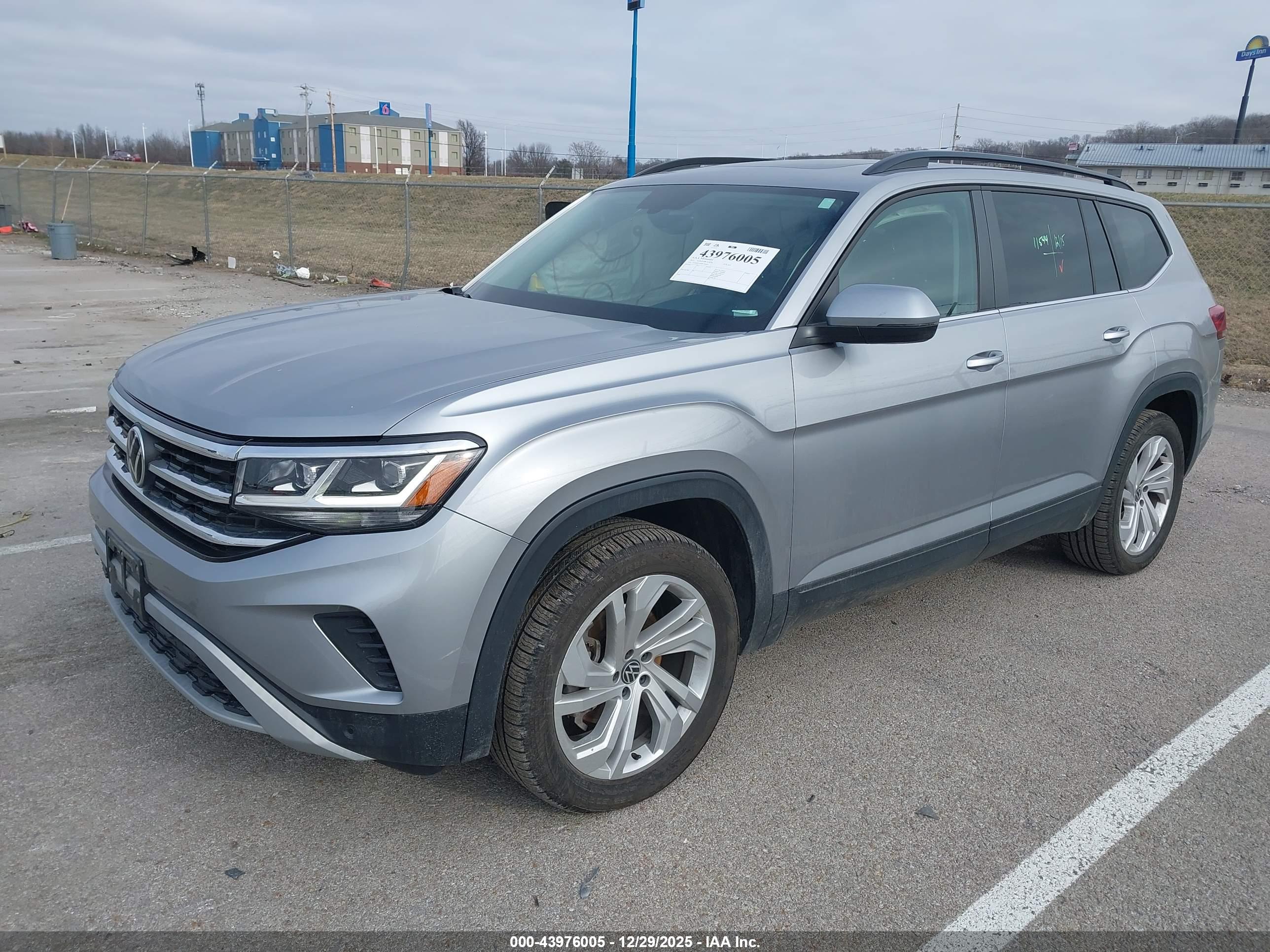 VOLKSWAGEN ATLAS image 2