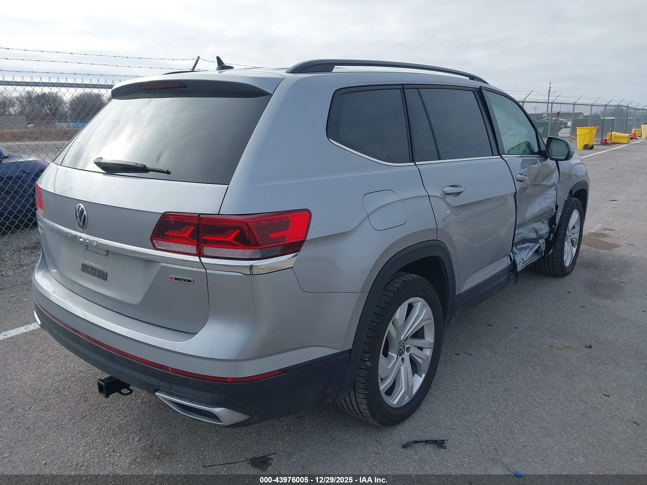 VOLKSWAGEN ATLAS image 4