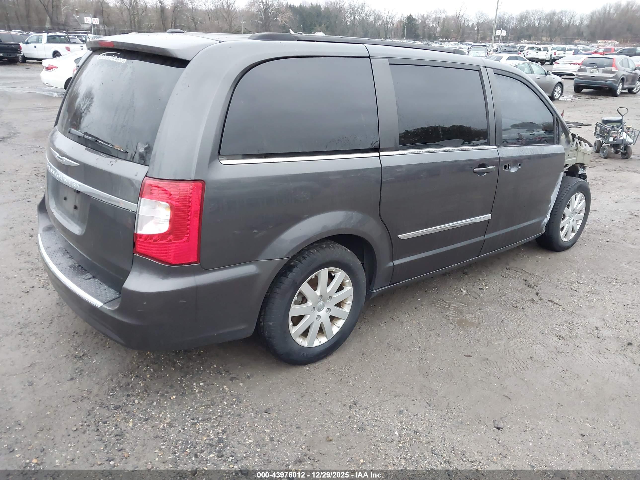 CHRYSLER TOWN image 4