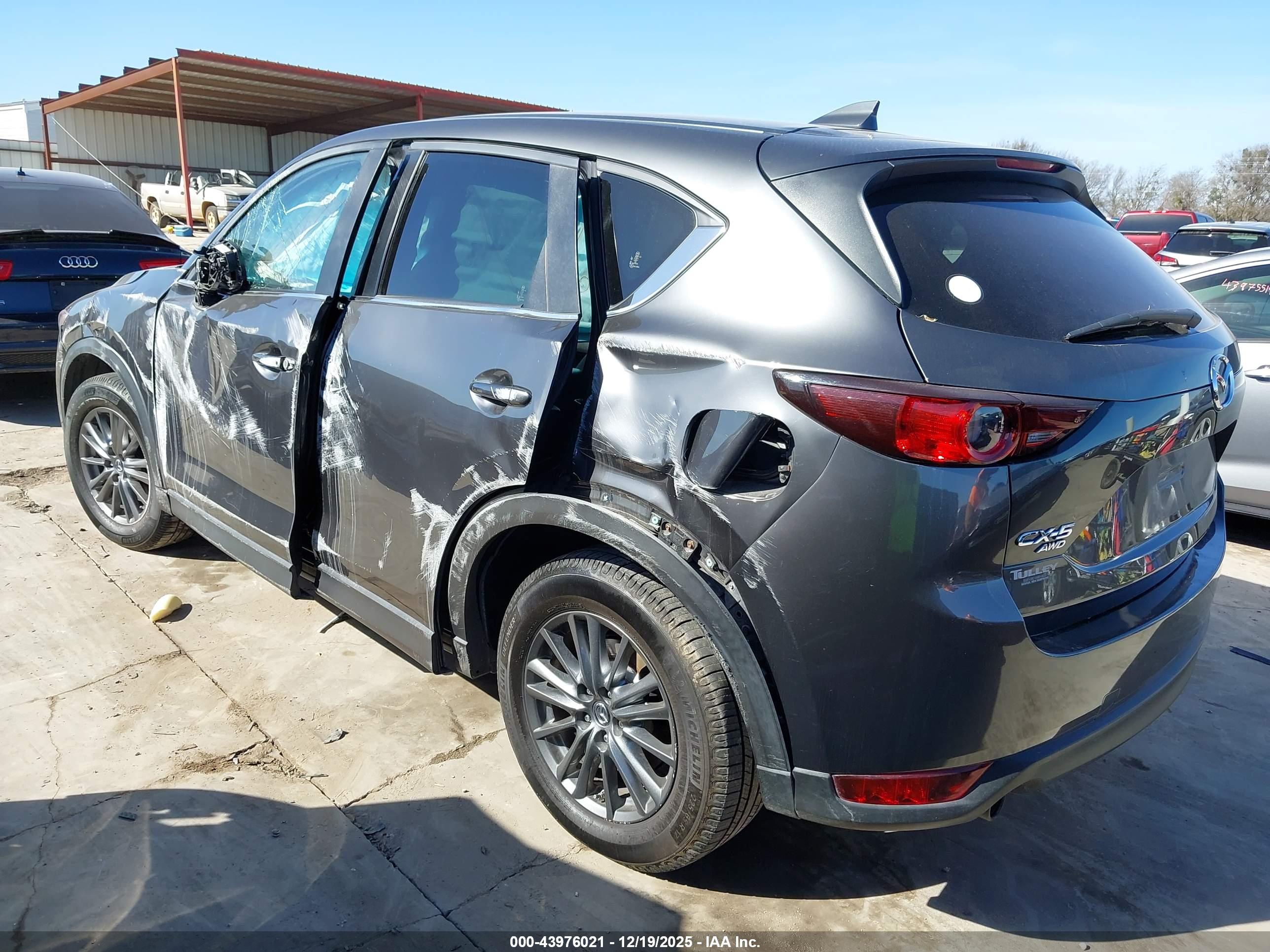 MAZDA CX-5 image 3