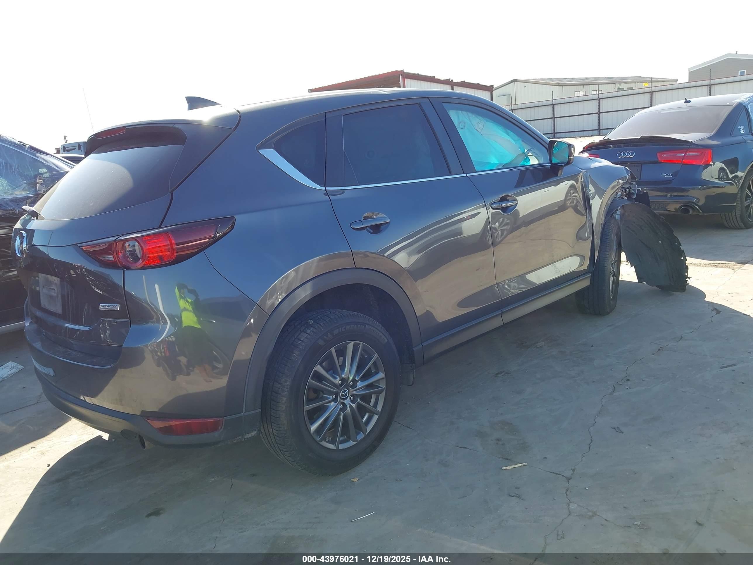 MAZDA CX-5 image 4
