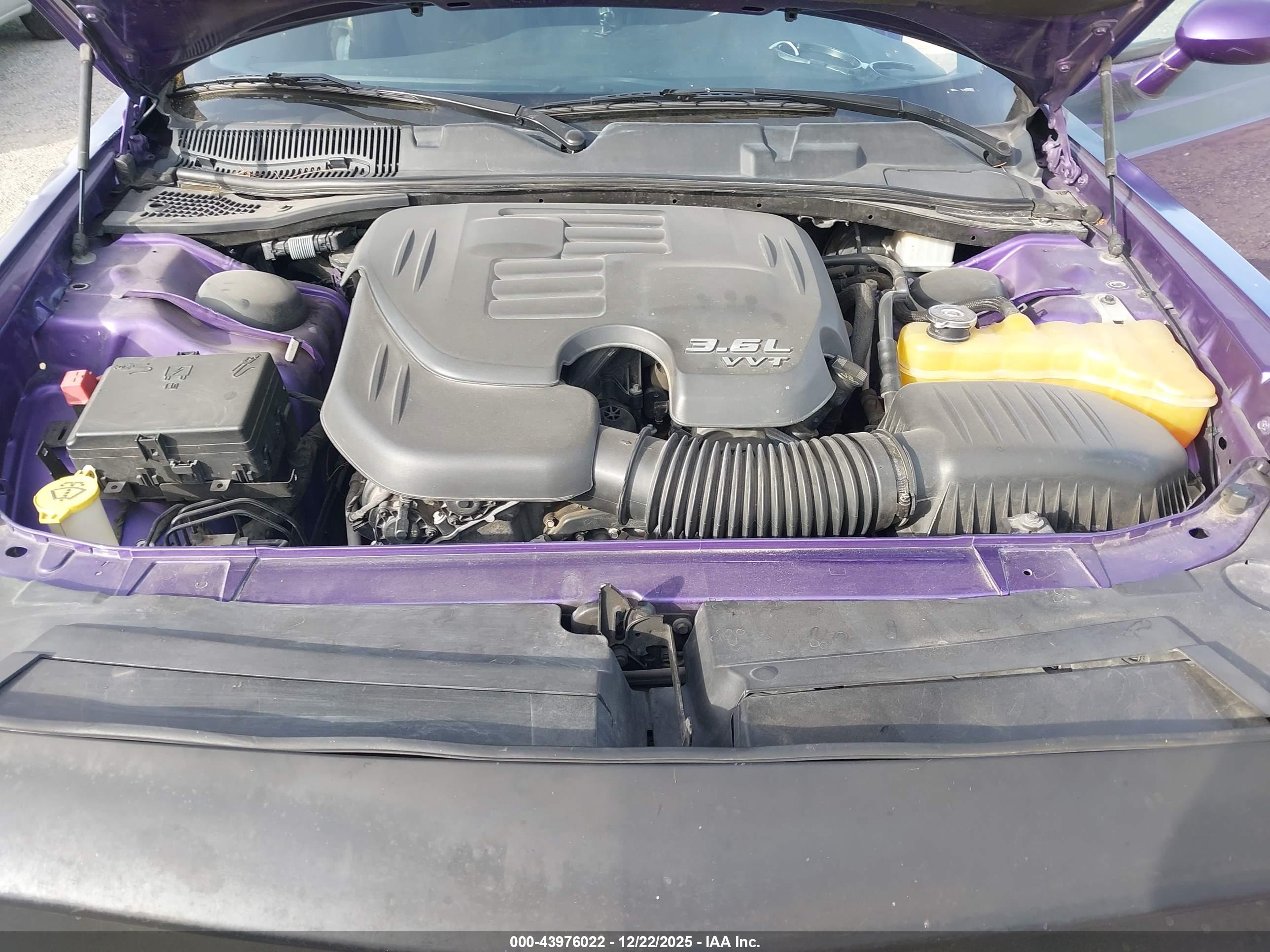 DODGE CHALLENGER image 10
