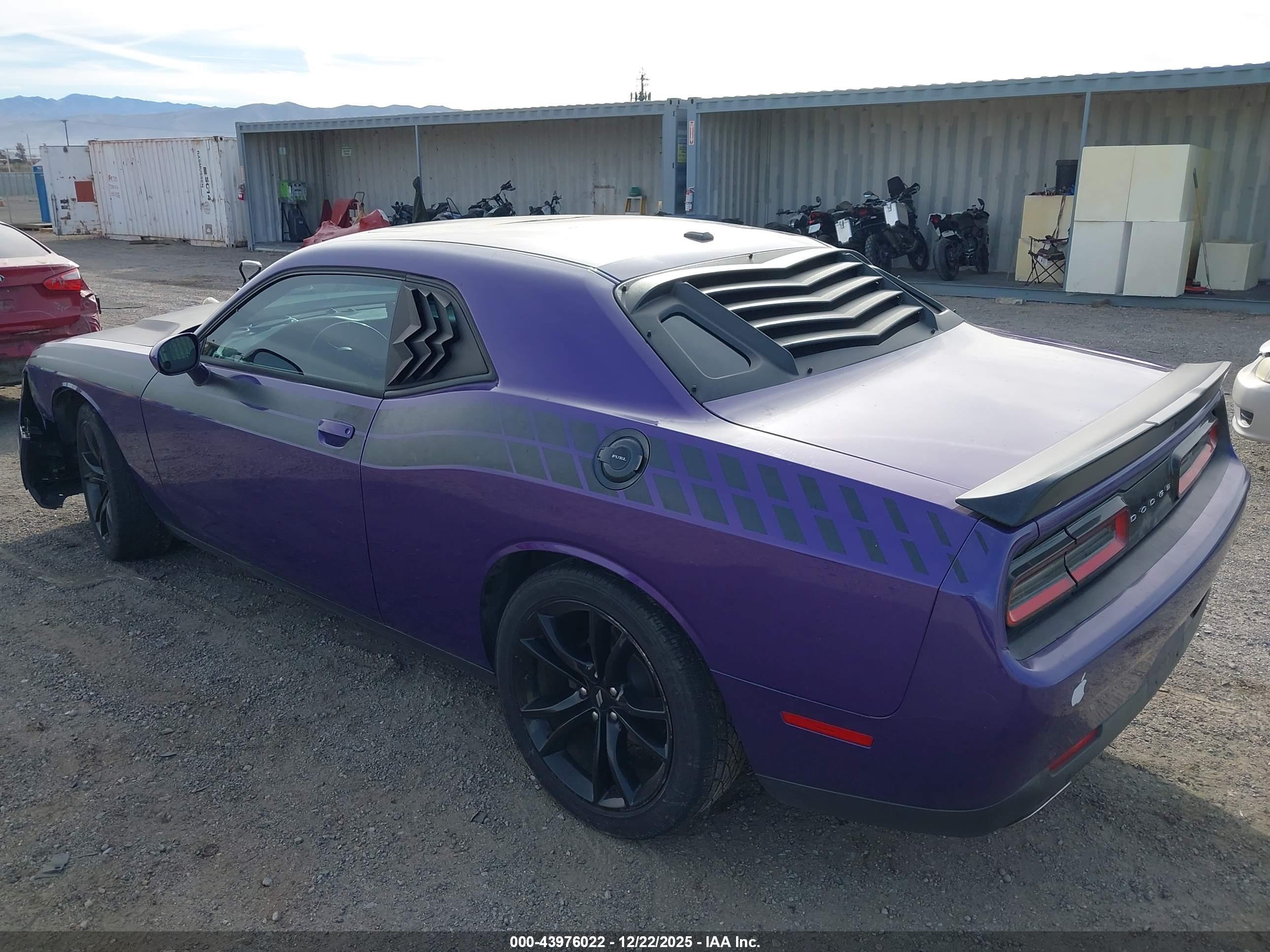 DODGE CHALLENGER image 3