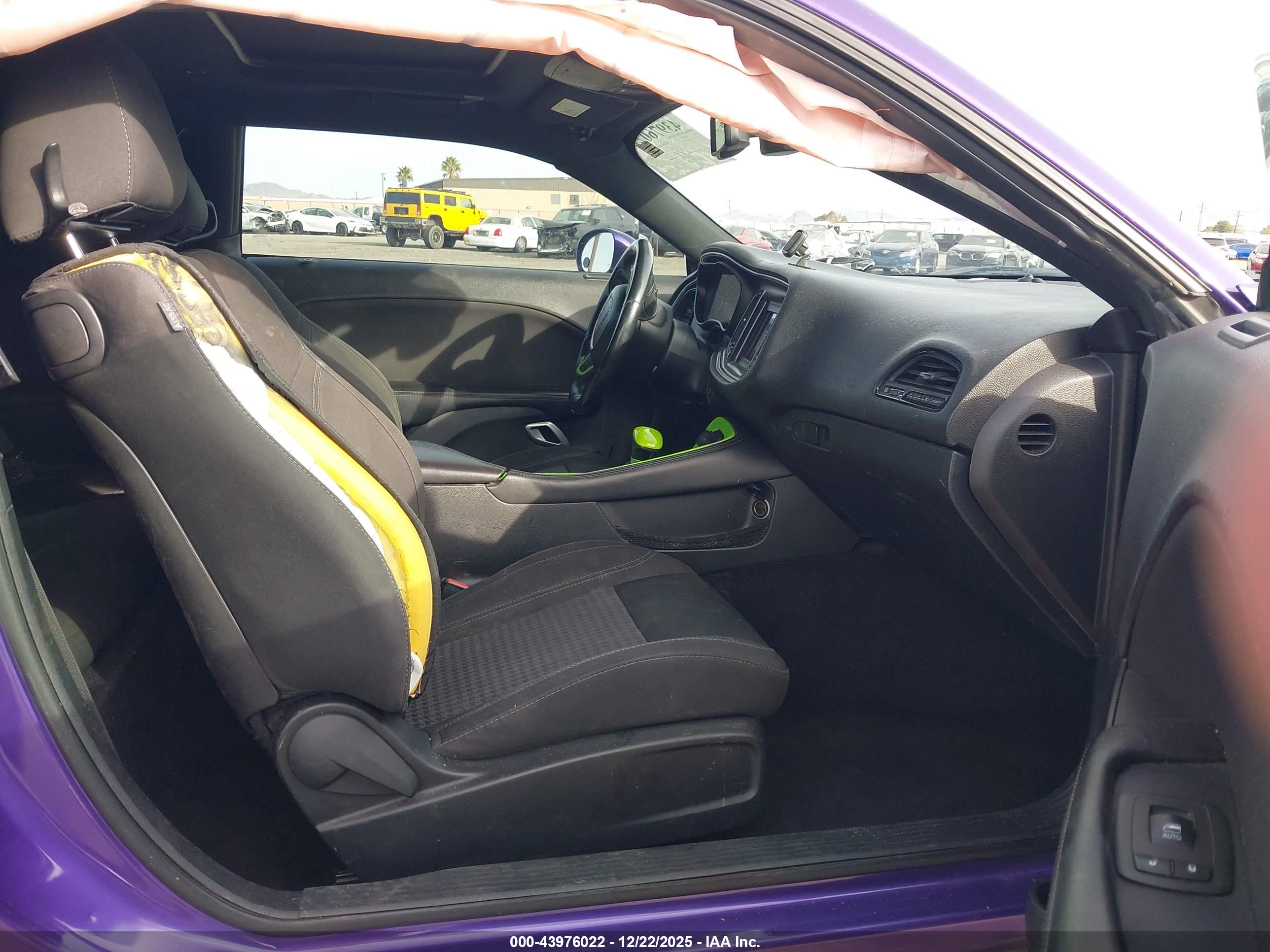 DODGE CHALLENGER image 5
