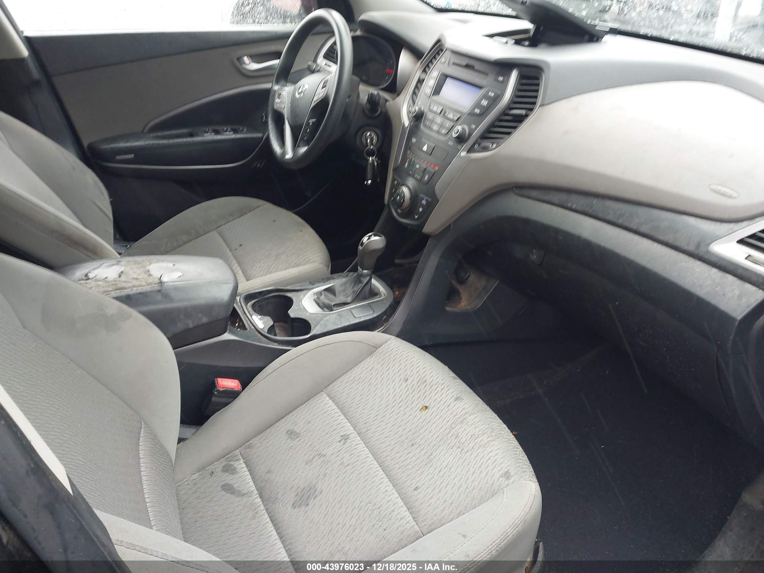 HYUNDAI SANTA image 5