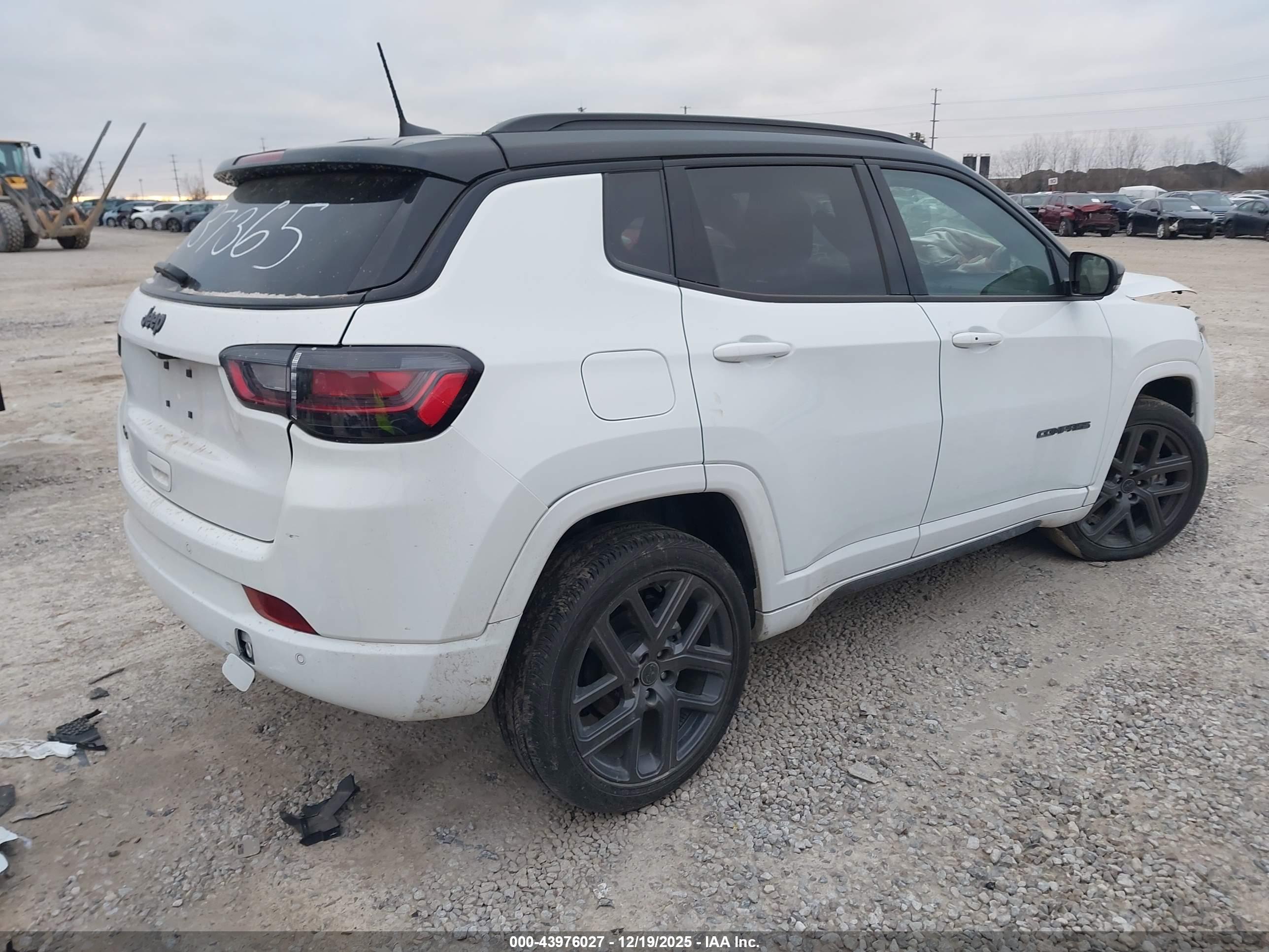 JEEP COMPASS image 4