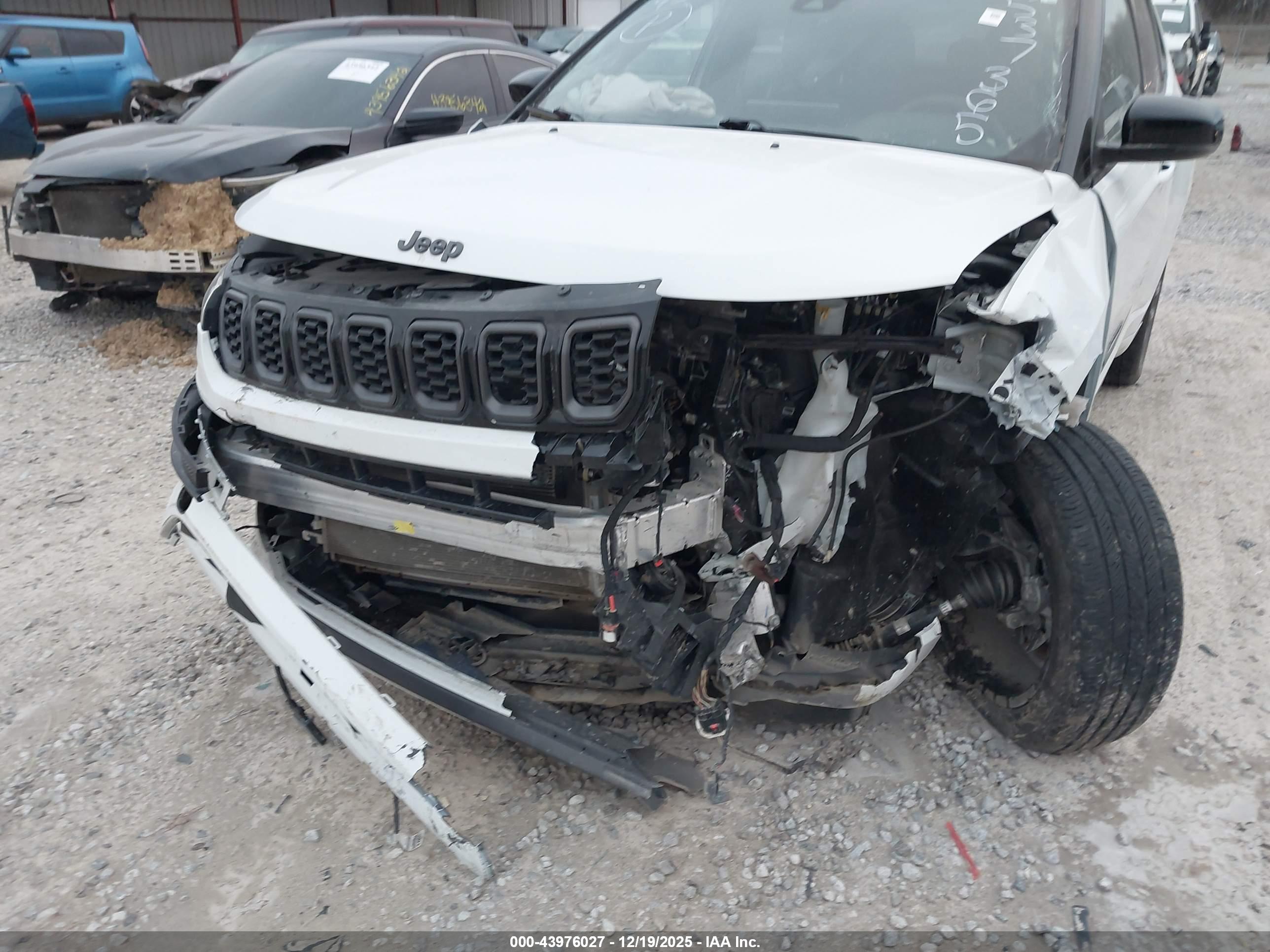 JEEP COMPASS image 6