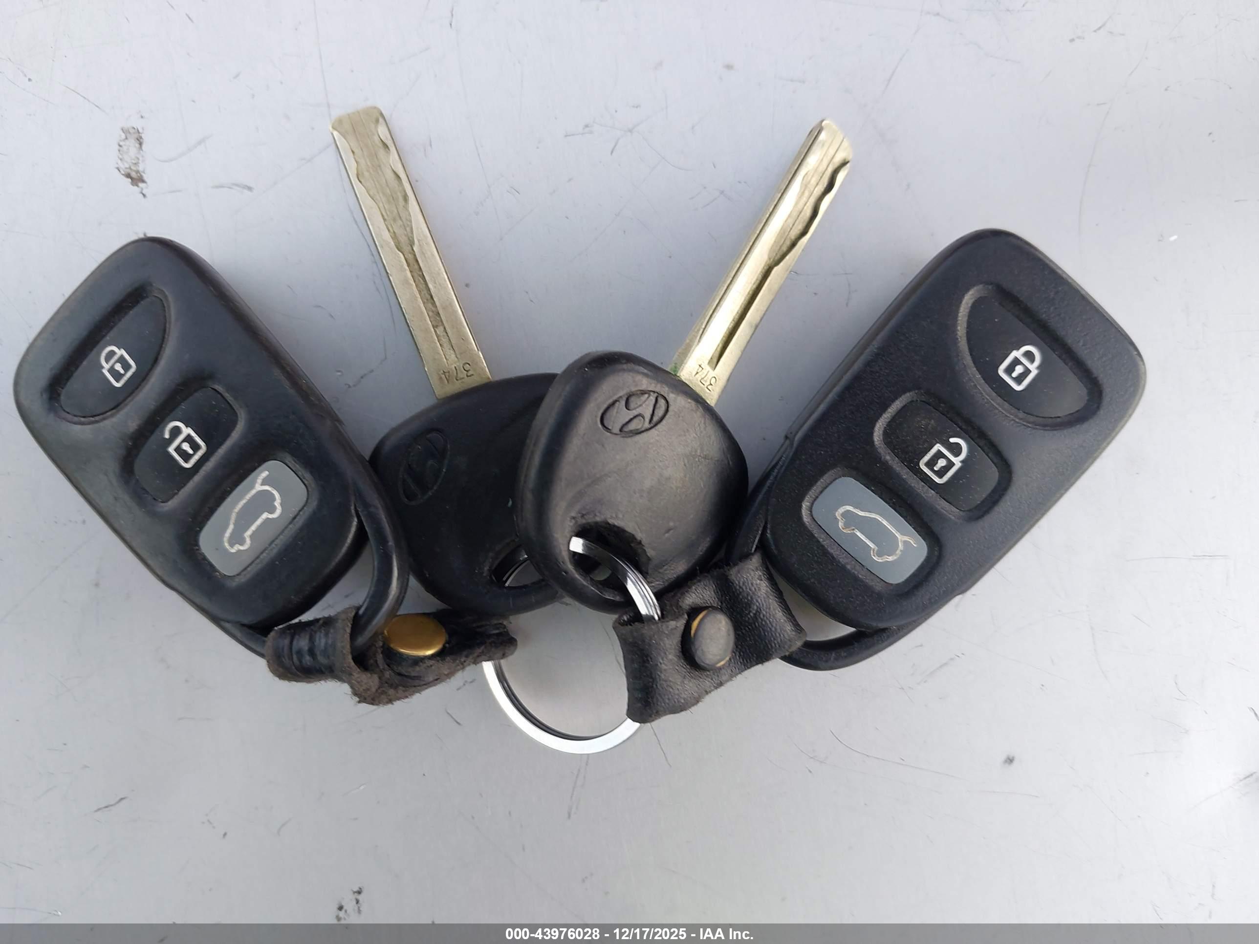 HYUNDAI ELANTRA image 11