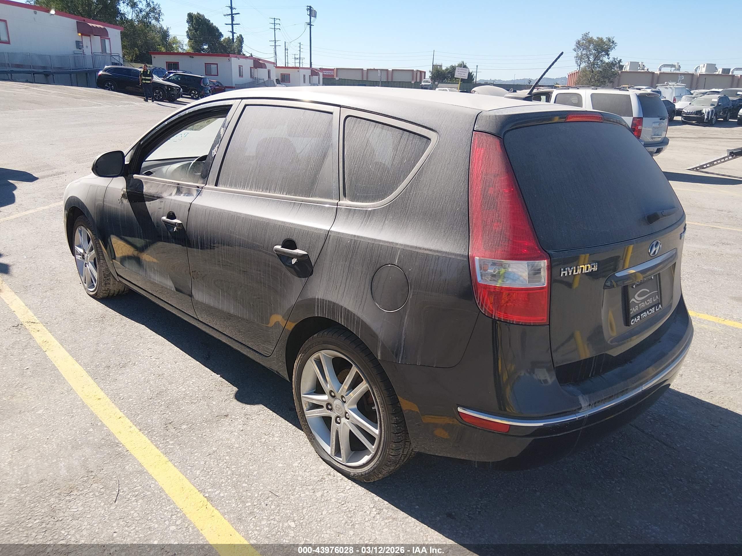 HYUNDAI ELANTRA image 3