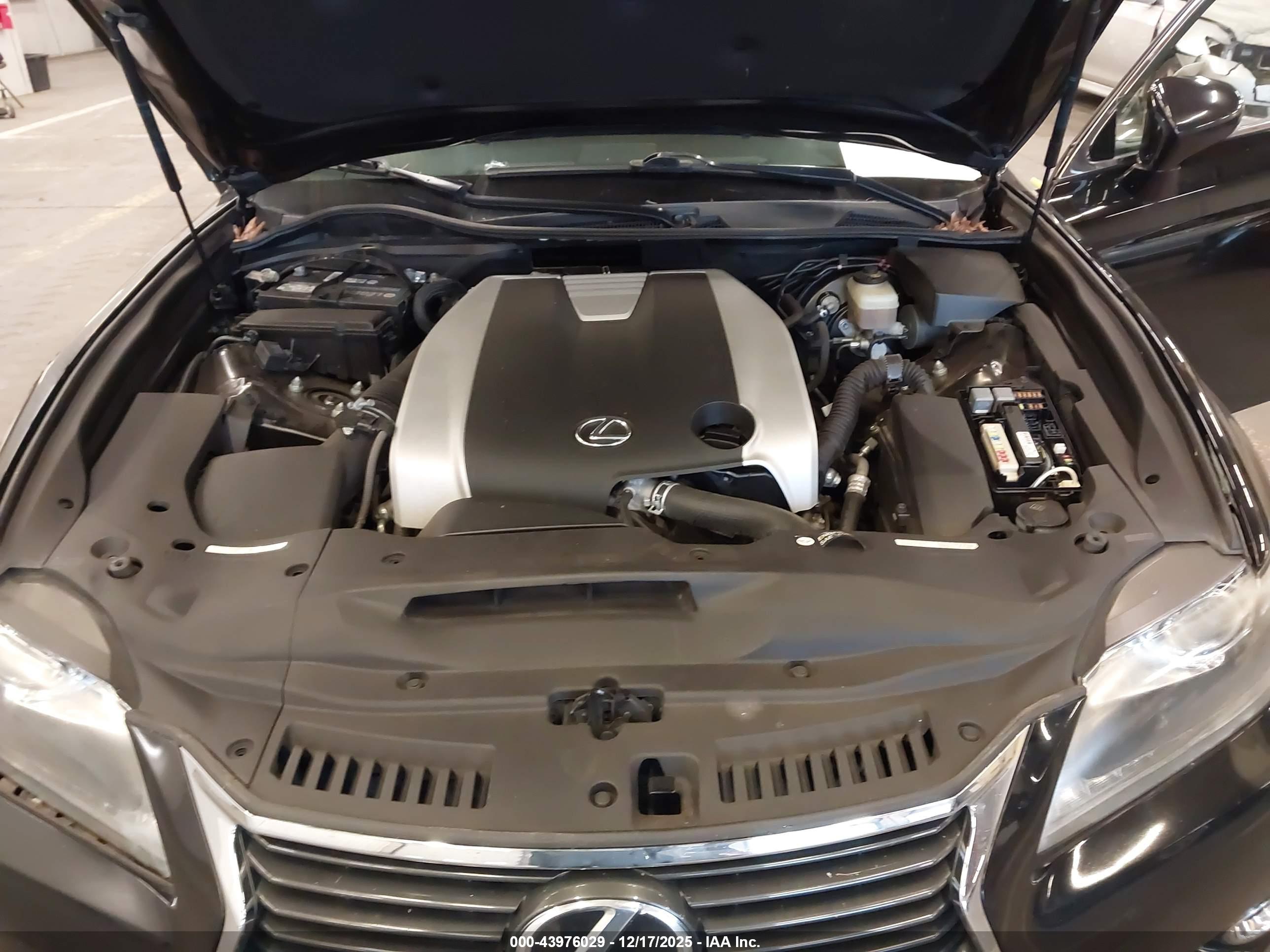 LEXUS GS image 10