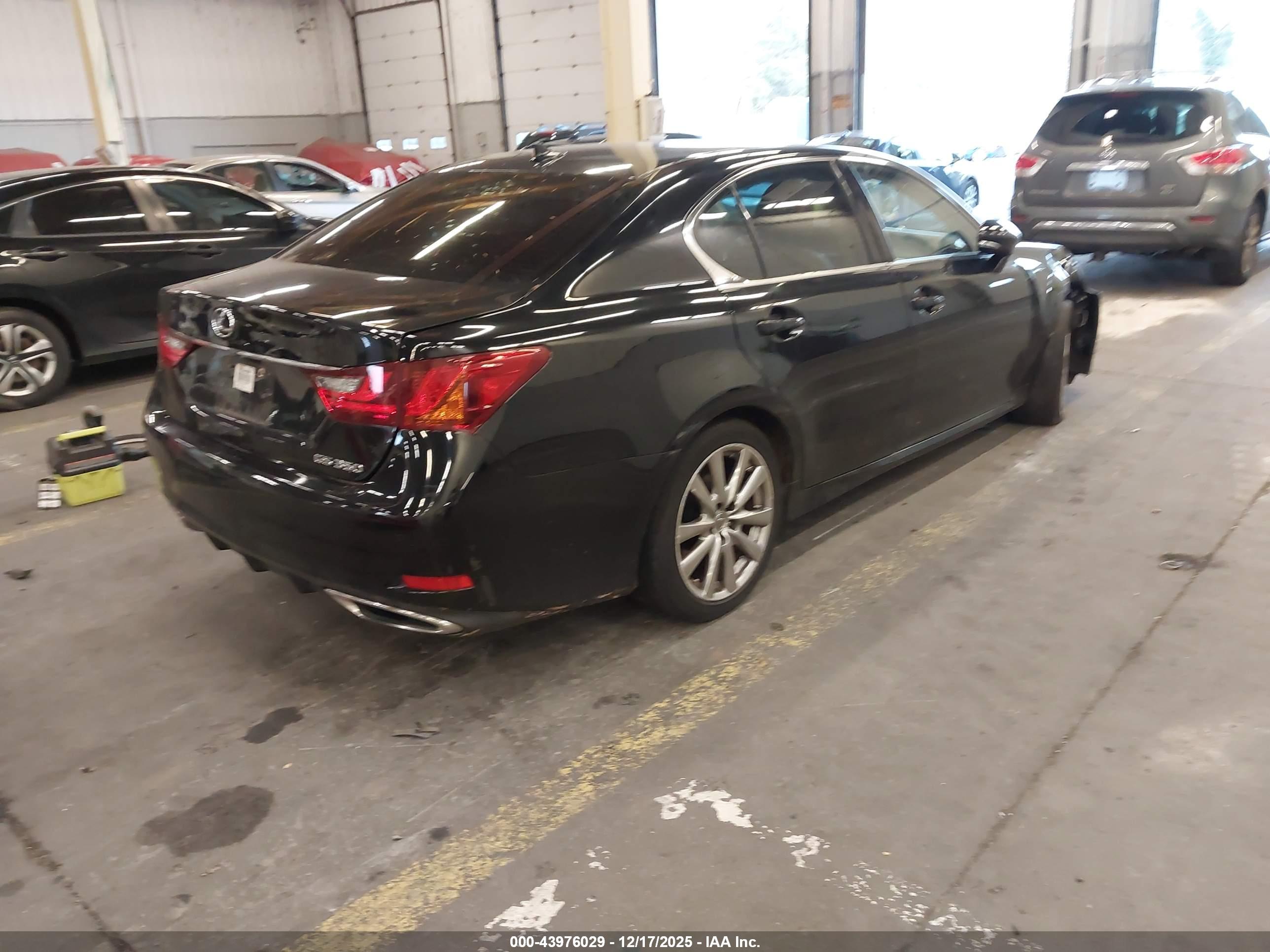LEXUS GS image 4