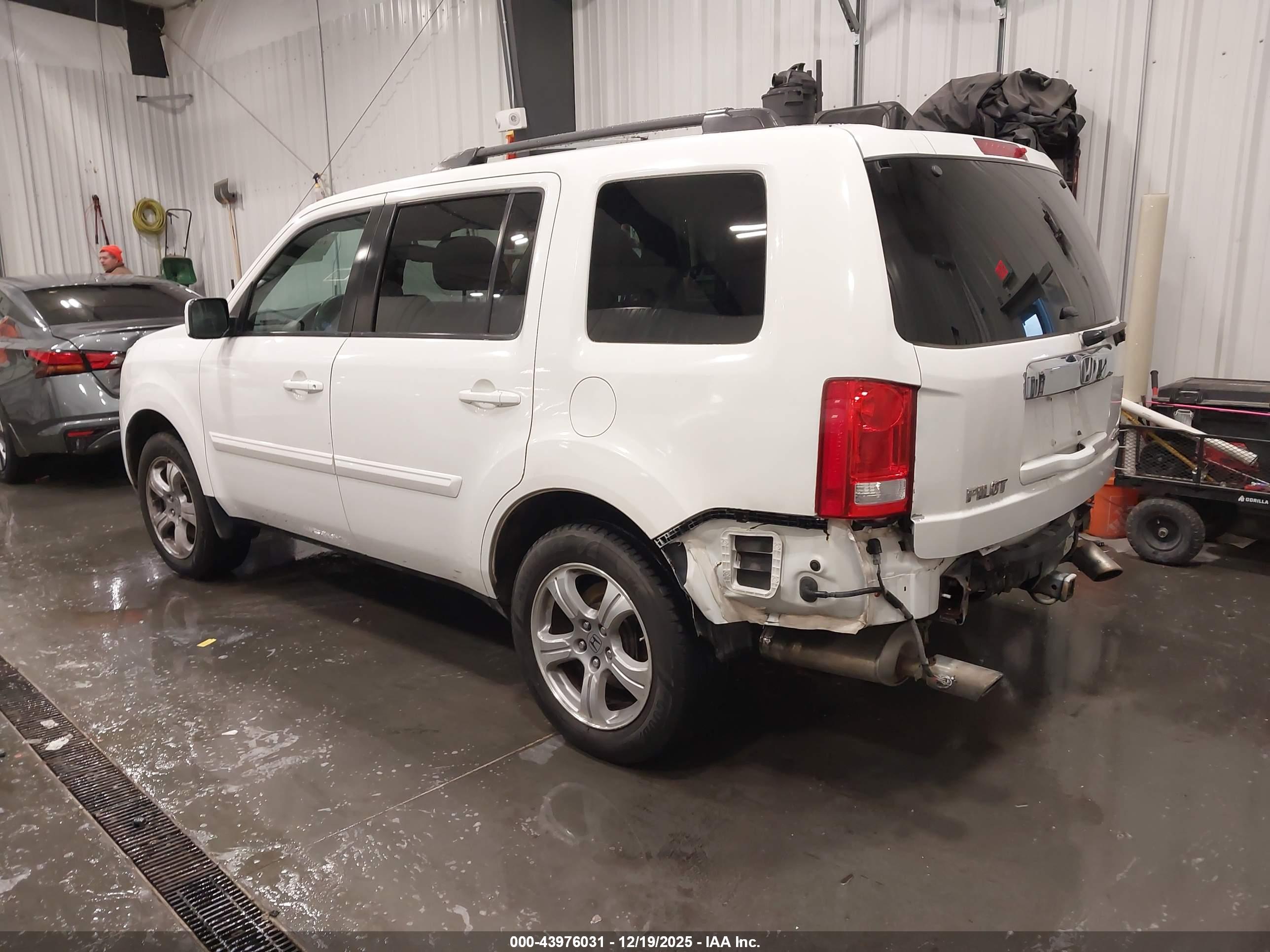 HONDA PILOT image 3