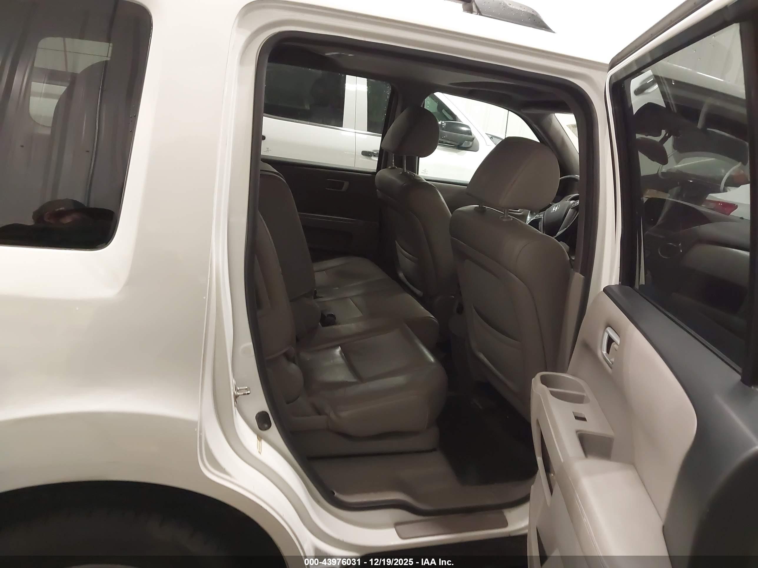 HONDA PILOT image 8